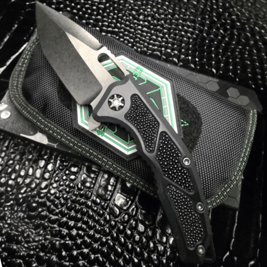 Heretic Knives Custom Medusa V3 Prototype close-up edge detail
