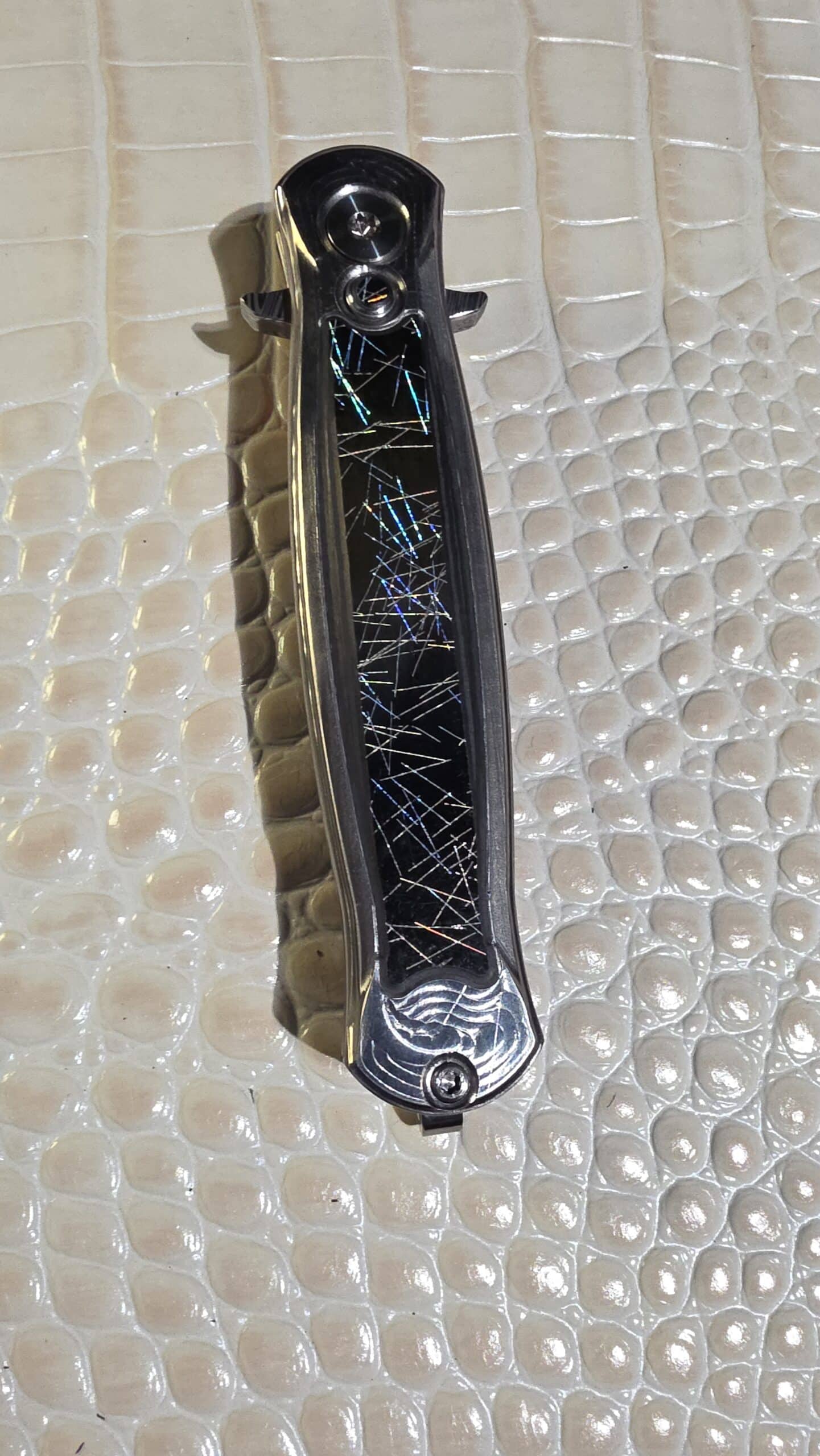 RMOR Knives Skunk Custom Folding Dagger with Loki Damascus and Phenolic Carbon Fiber Inlay - Image 11