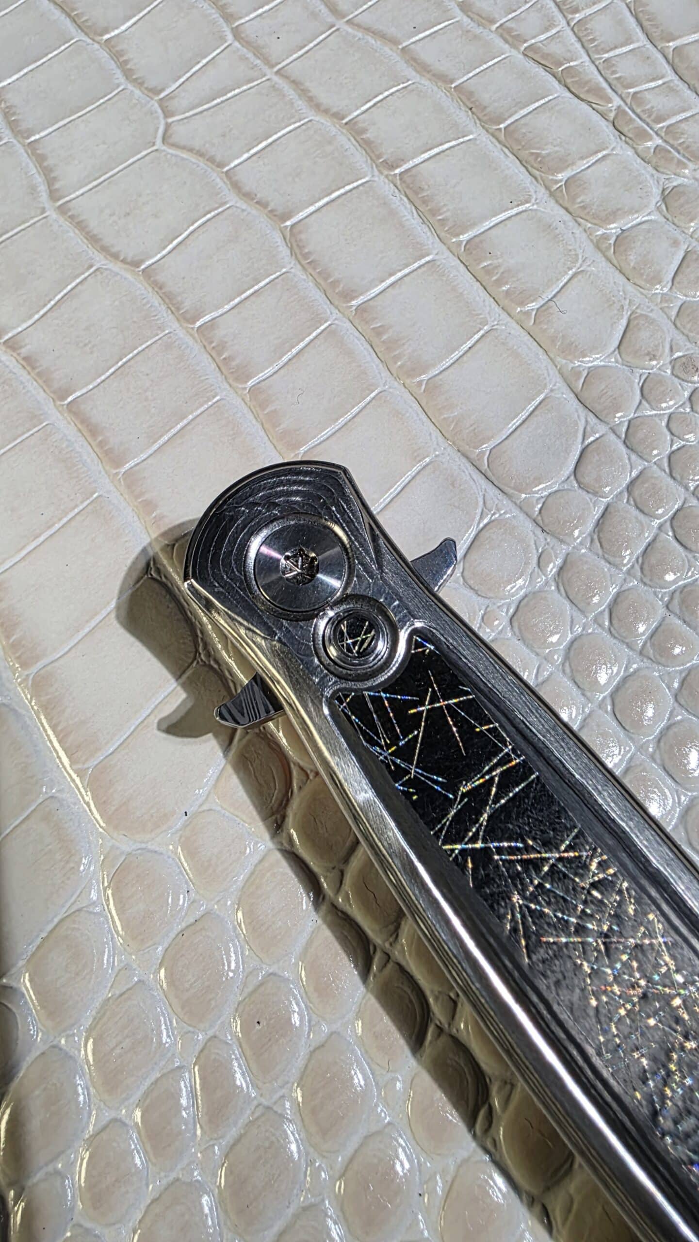 RMOR Knives Skunk Custom Folding Dagger with Loki Damascus and Phenolic Carbon Fiber Inlay - Image 6