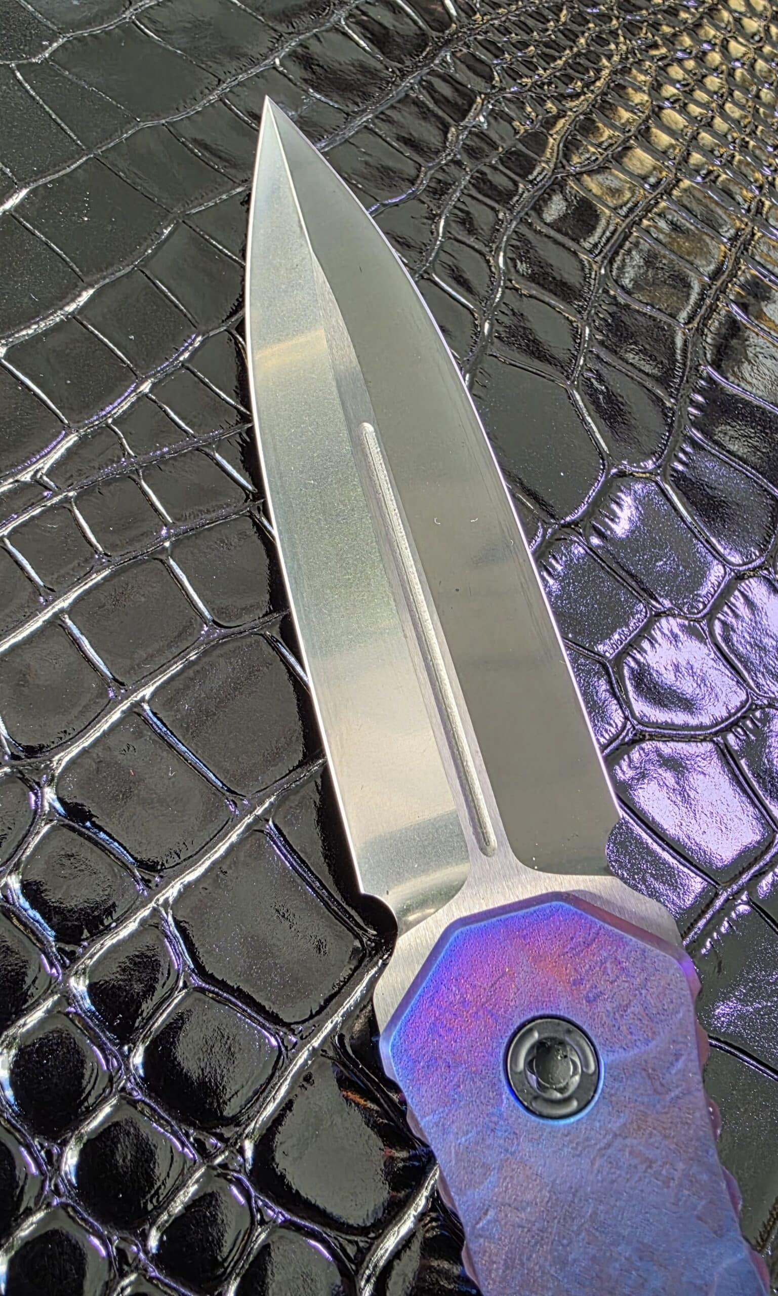 Hand-ground Magnacut double-edge blade on Phase 7 SDM dagger
