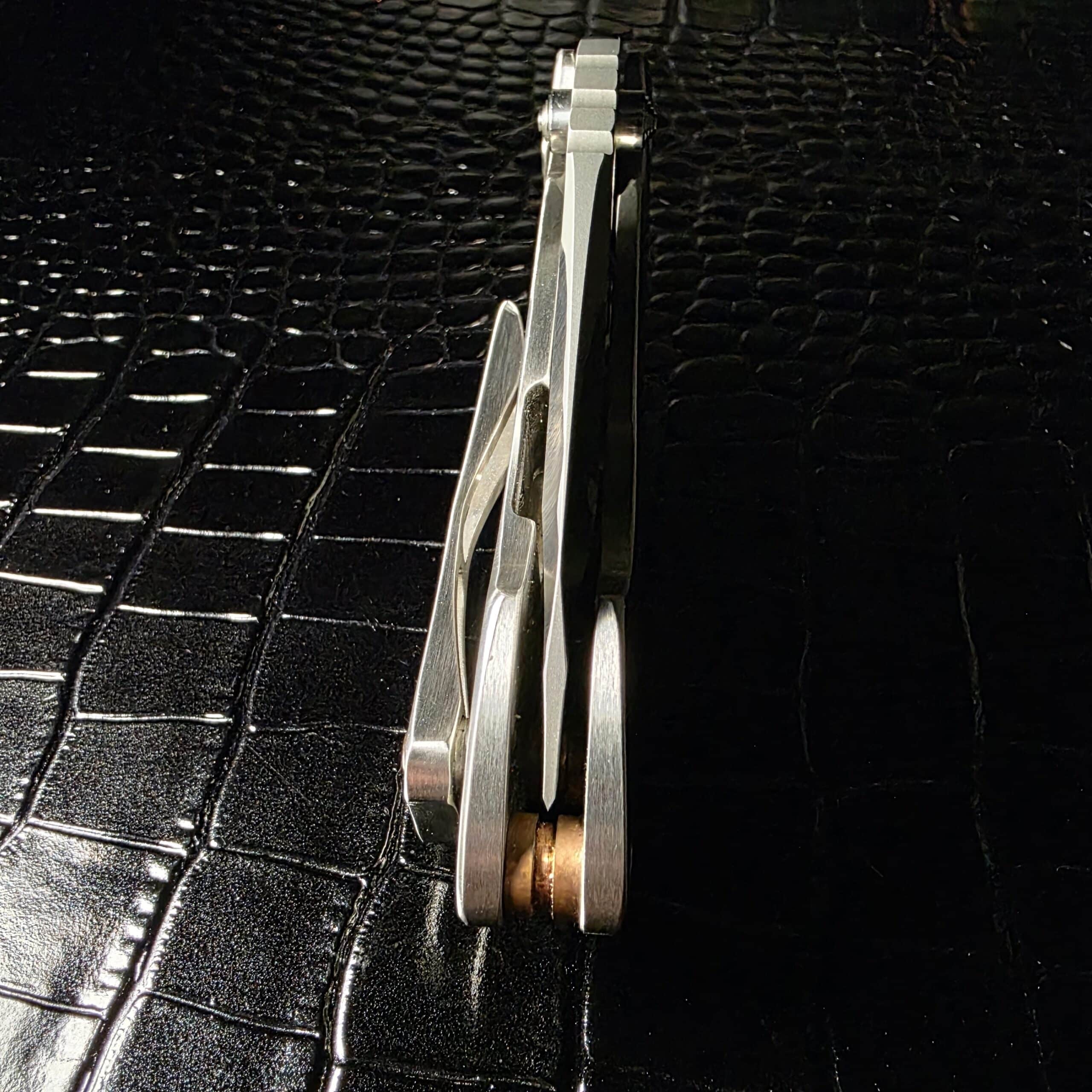 Direware Solo Custom SOLO Modified Classic blade centering check with CPM-20CV tanto recurve blade closed