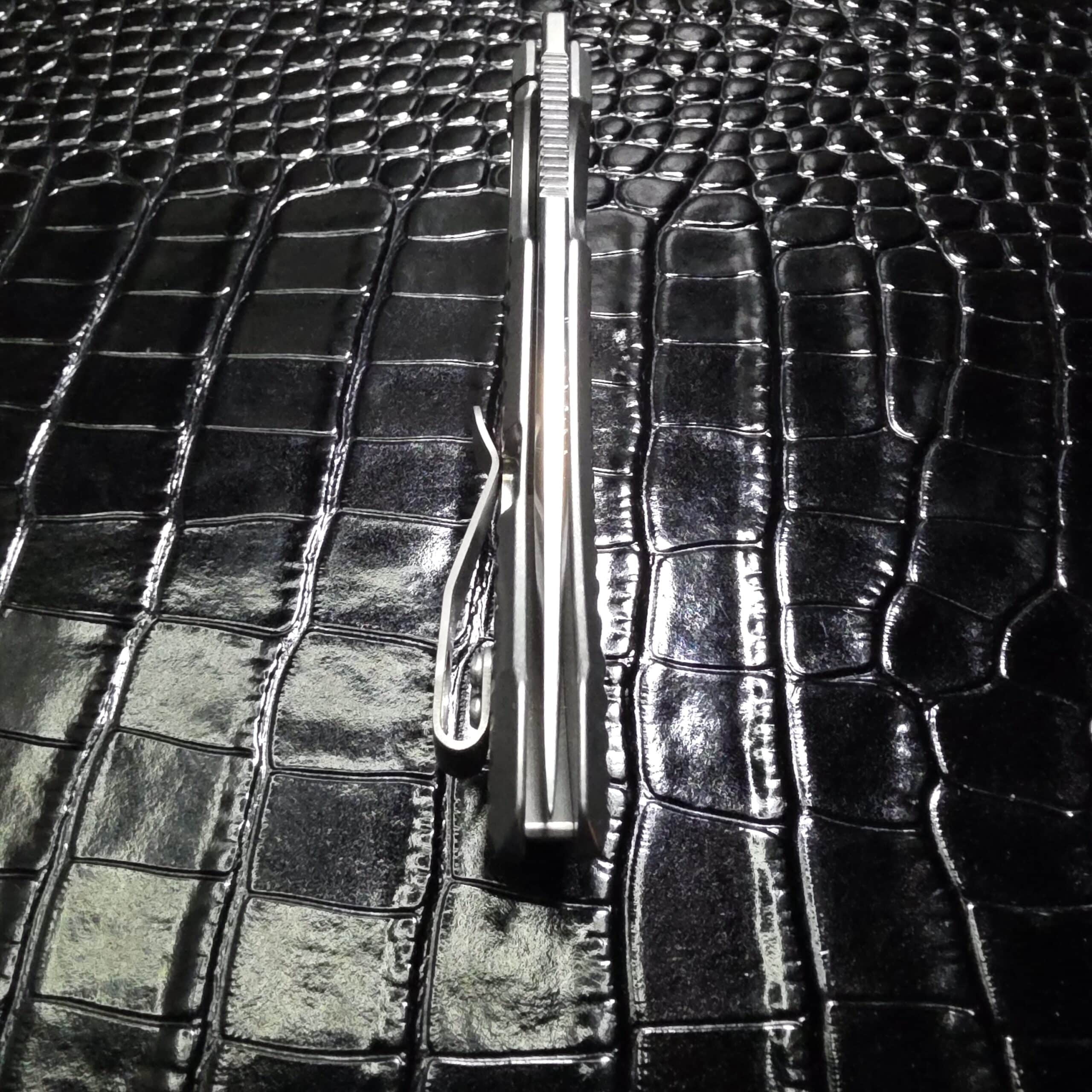 Technical shot showing perfect blade centering on the Dervish Navajo Mid-Tech.