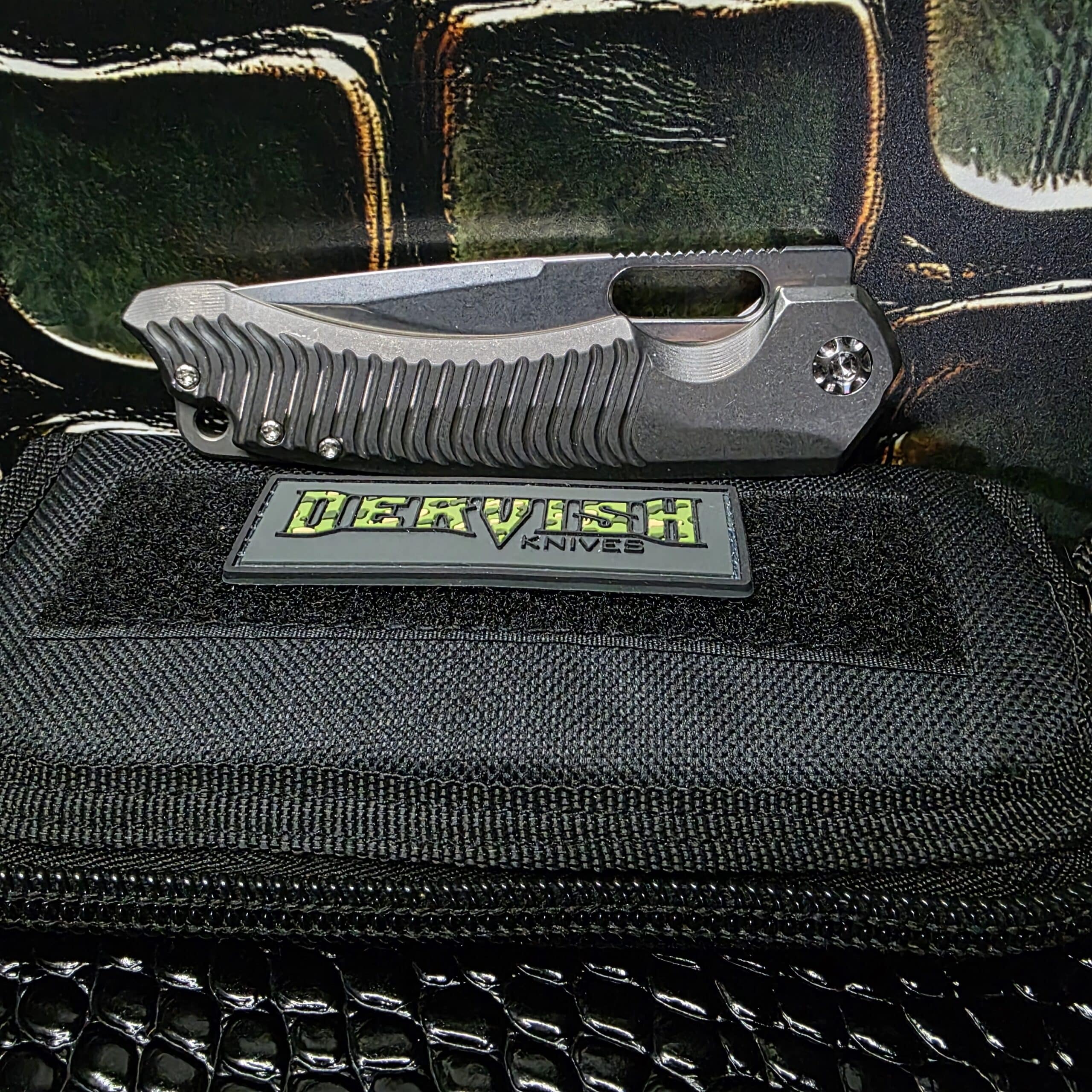 Close-up of the pivot hardware on a Dervish Navajo Mid-Tech.