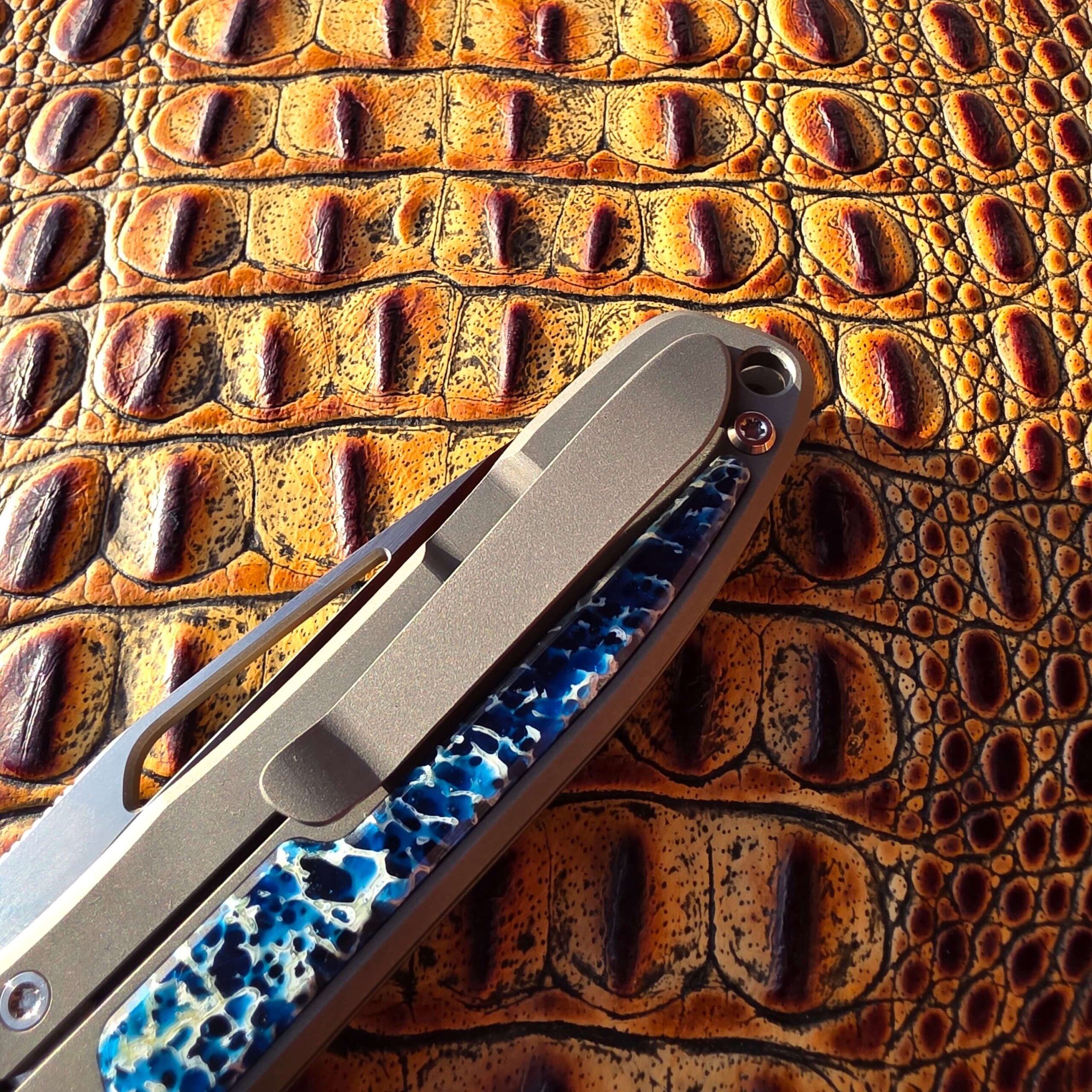 Arno Bernard iMamba Blue Kudu titanium pocket clip detail
