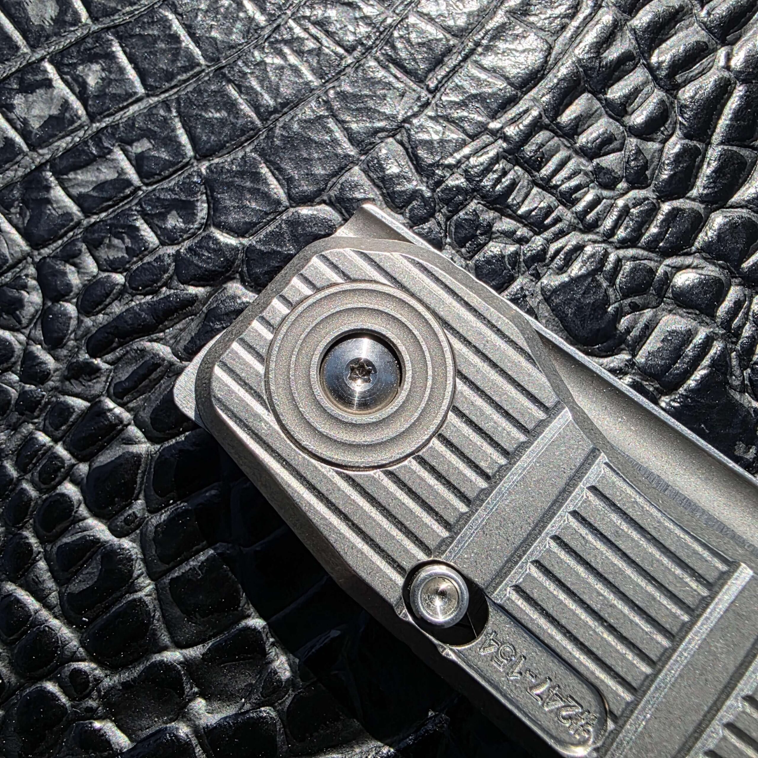 Pivot detail on Brown Knives FSD #247