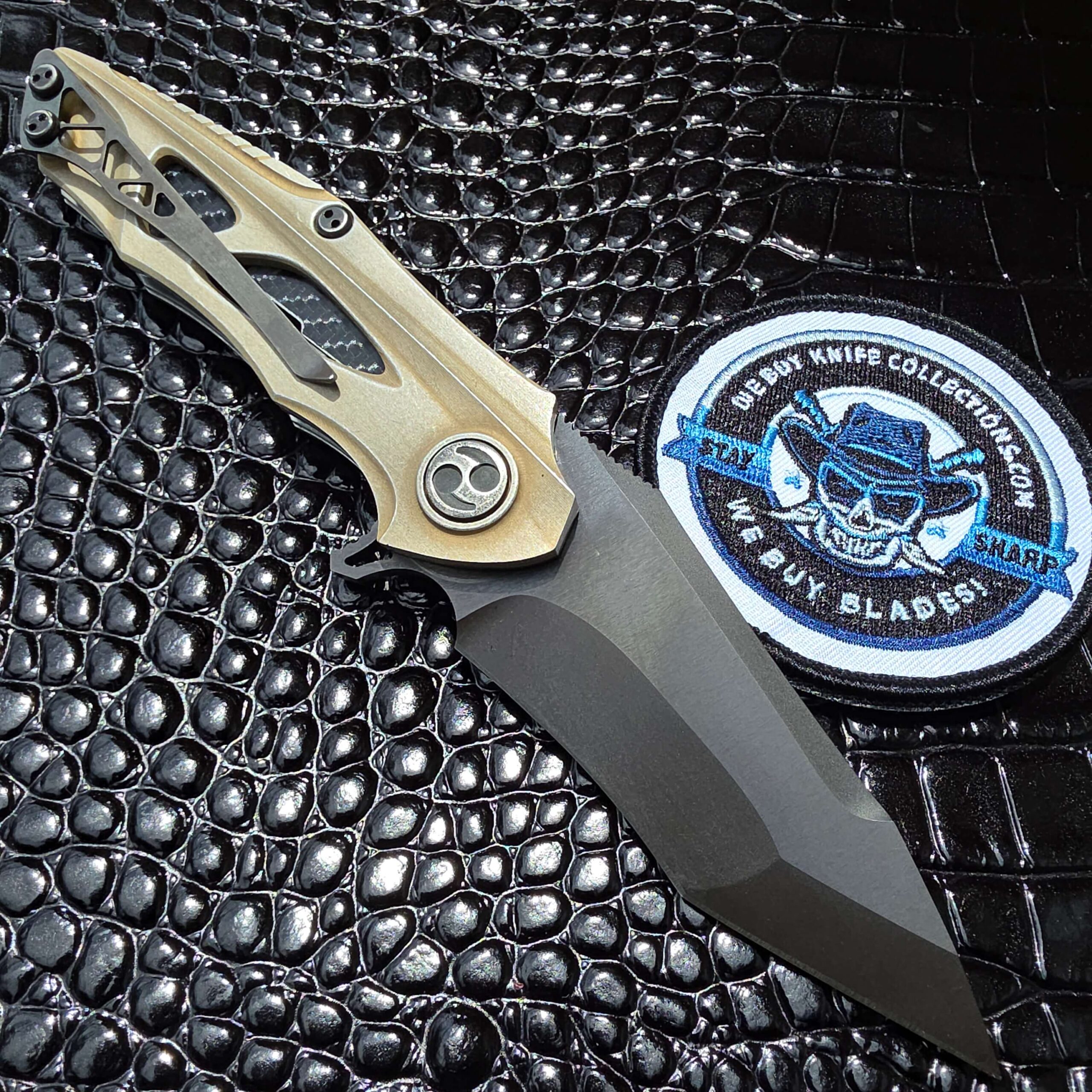 Dew Hara NOAH-ZEN Serial 015 open clip-side custom folder