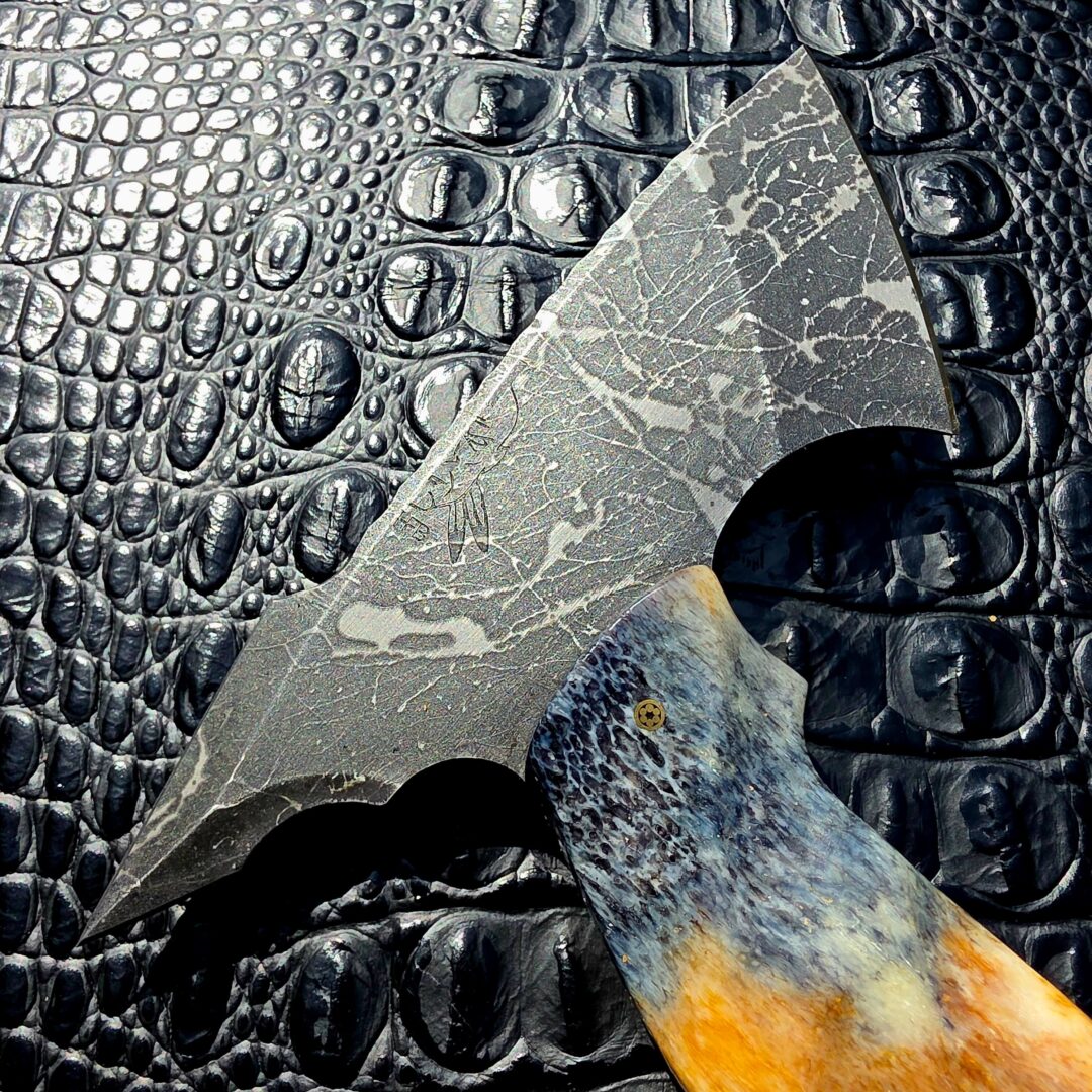 Heart Hawk Half Face Blades Bleeding Heart Hawk – One-of-One Tomahawk