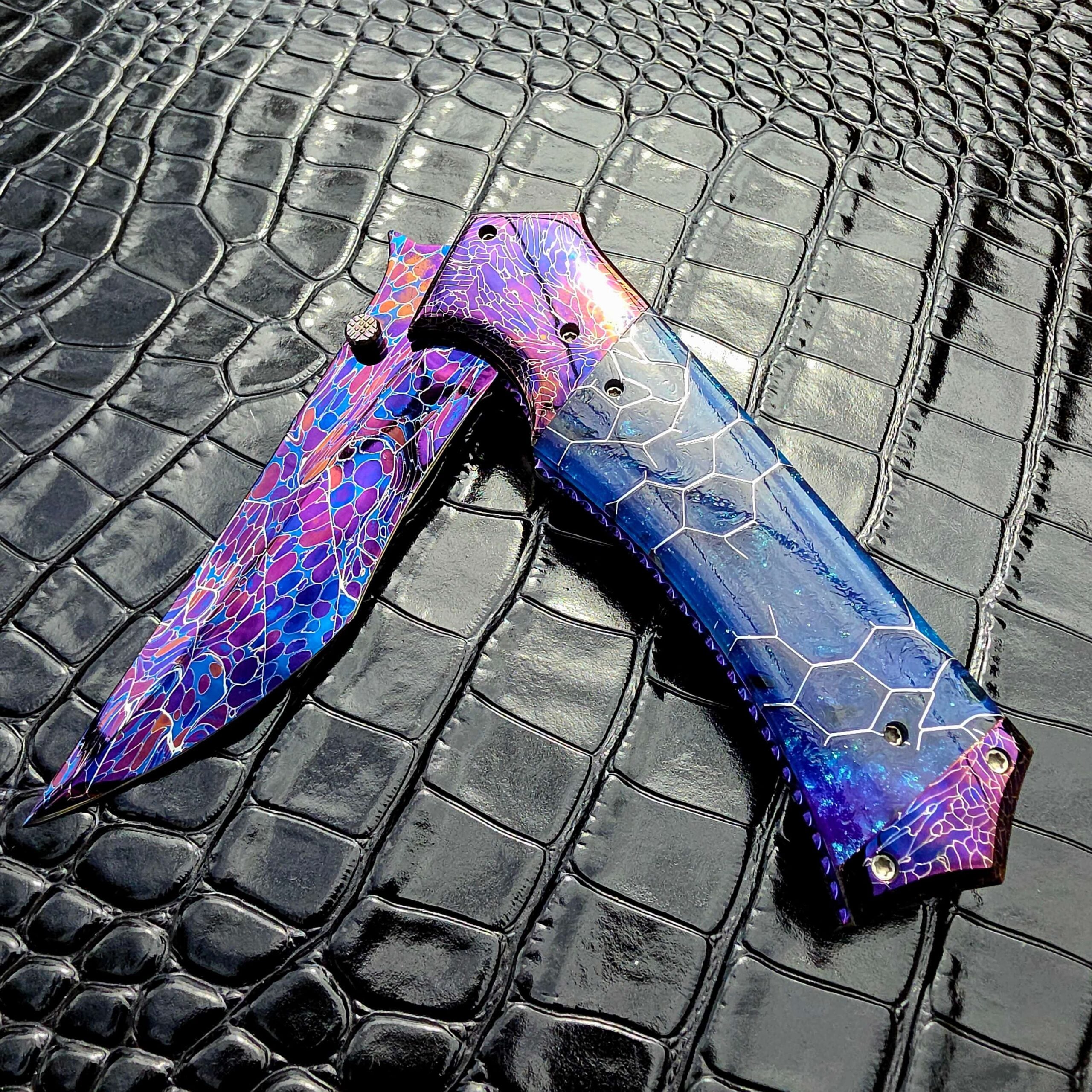 Kyle Vallotton Fetalis art knife materials with Damascus and Night Witch scales
