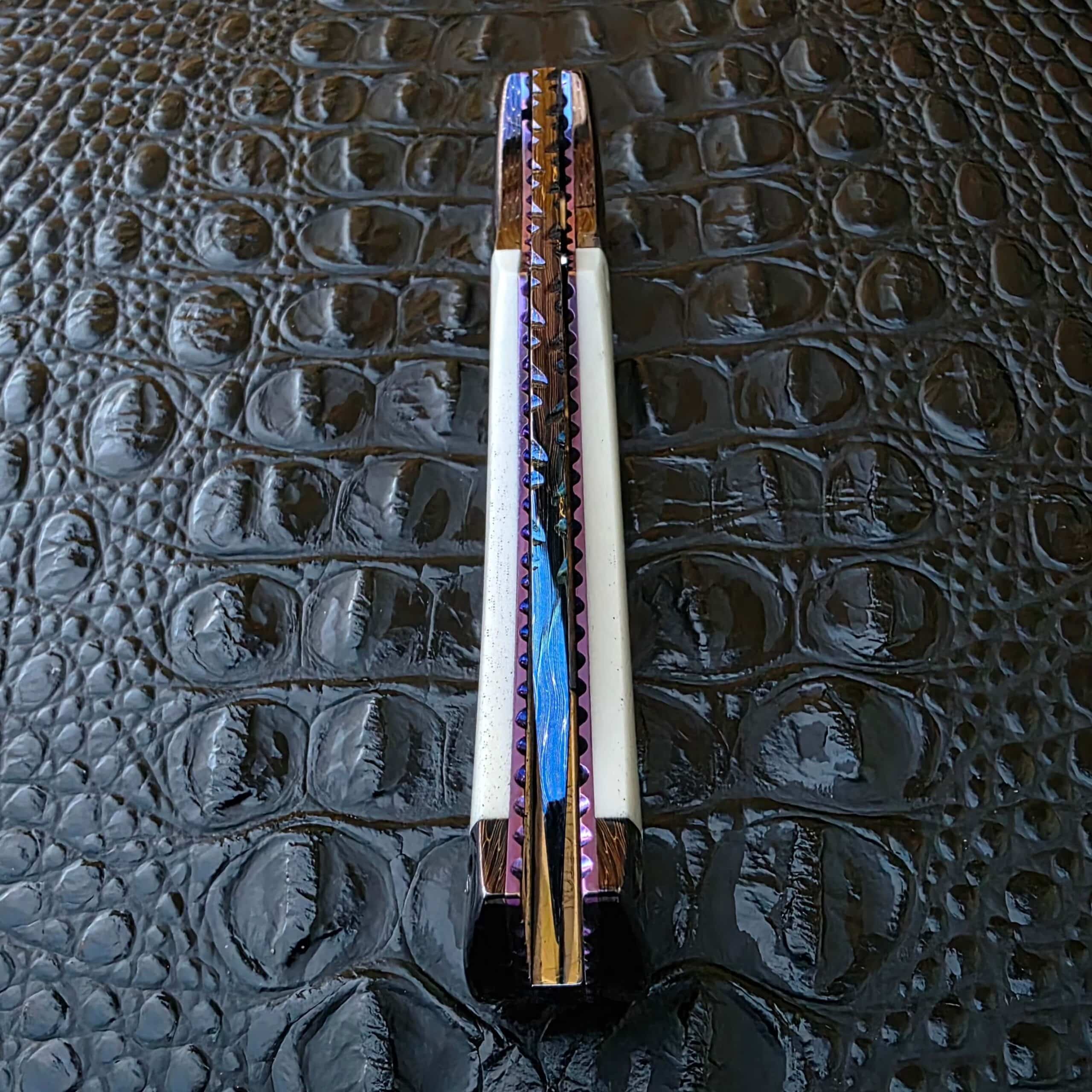 Blade centering view of Rainy Vallotton Custom Hunter closed