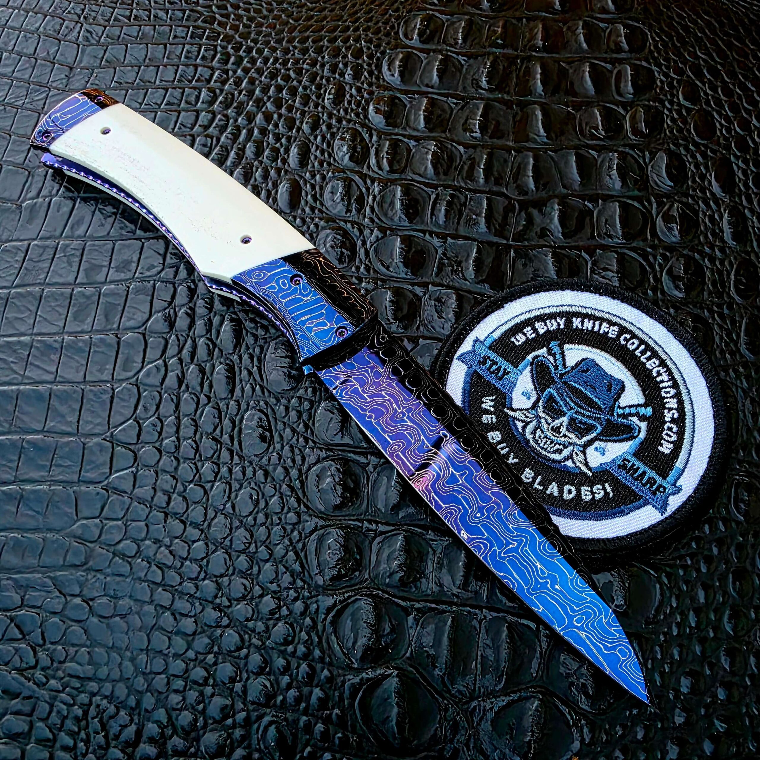 Open clip-side view of Rainy Vallotton Custom Hunter with Chad Nichols Intrepid Damascus