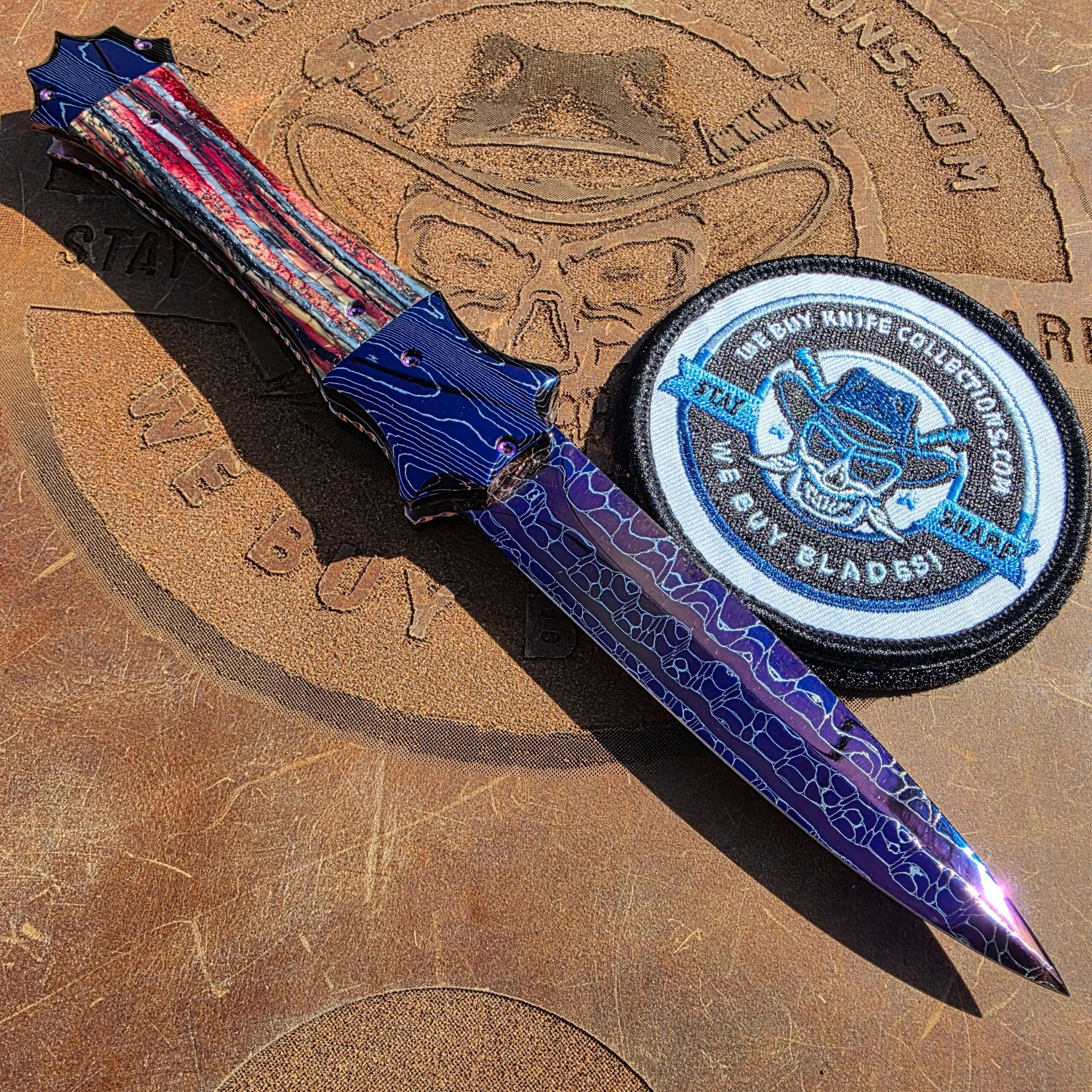 Open clip-side view of Rainy Vallotton Mace with Iguana Damascus blade