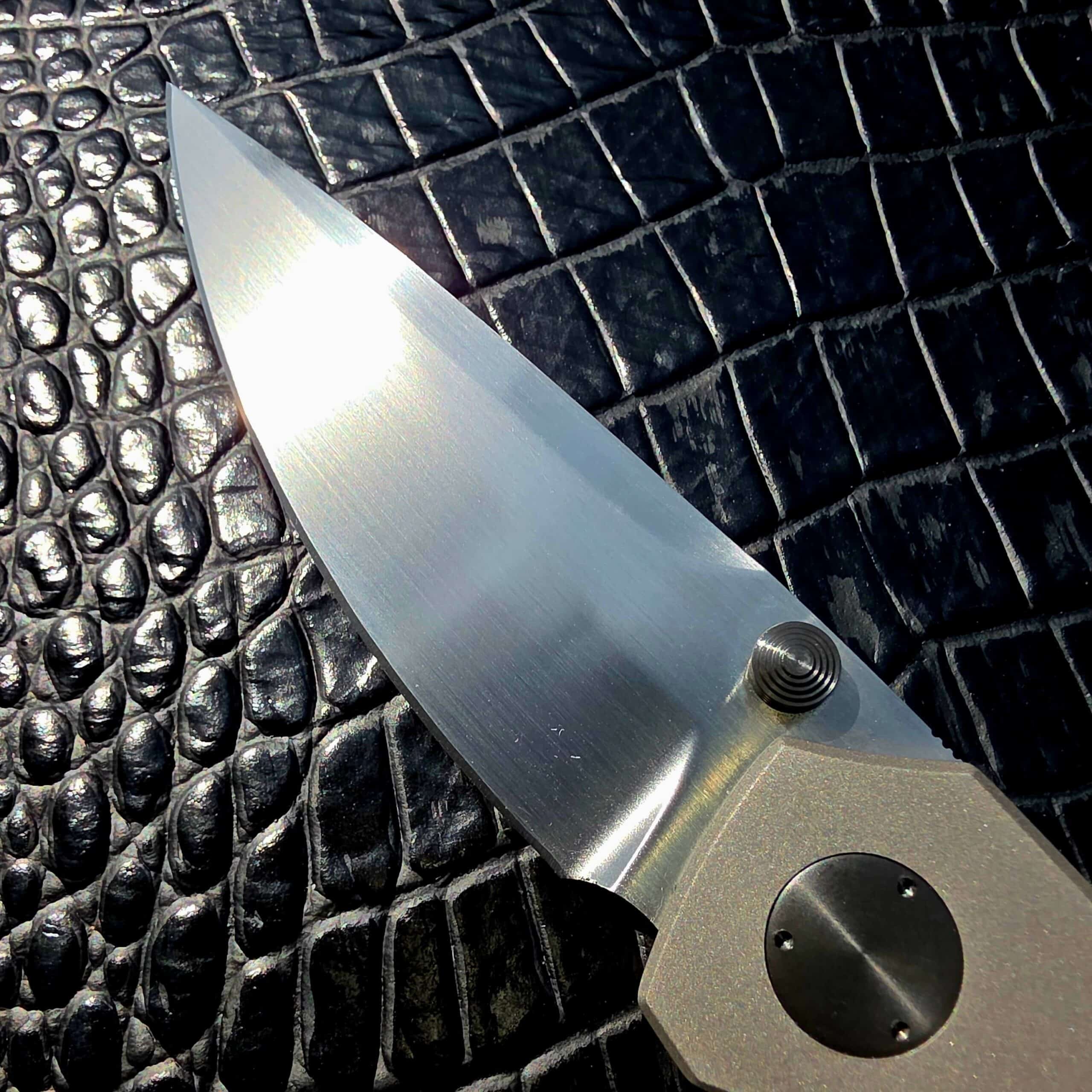 ViKnives Customs by Victor Barajas ProVik1 hand-satin RWL-34 blade close-up