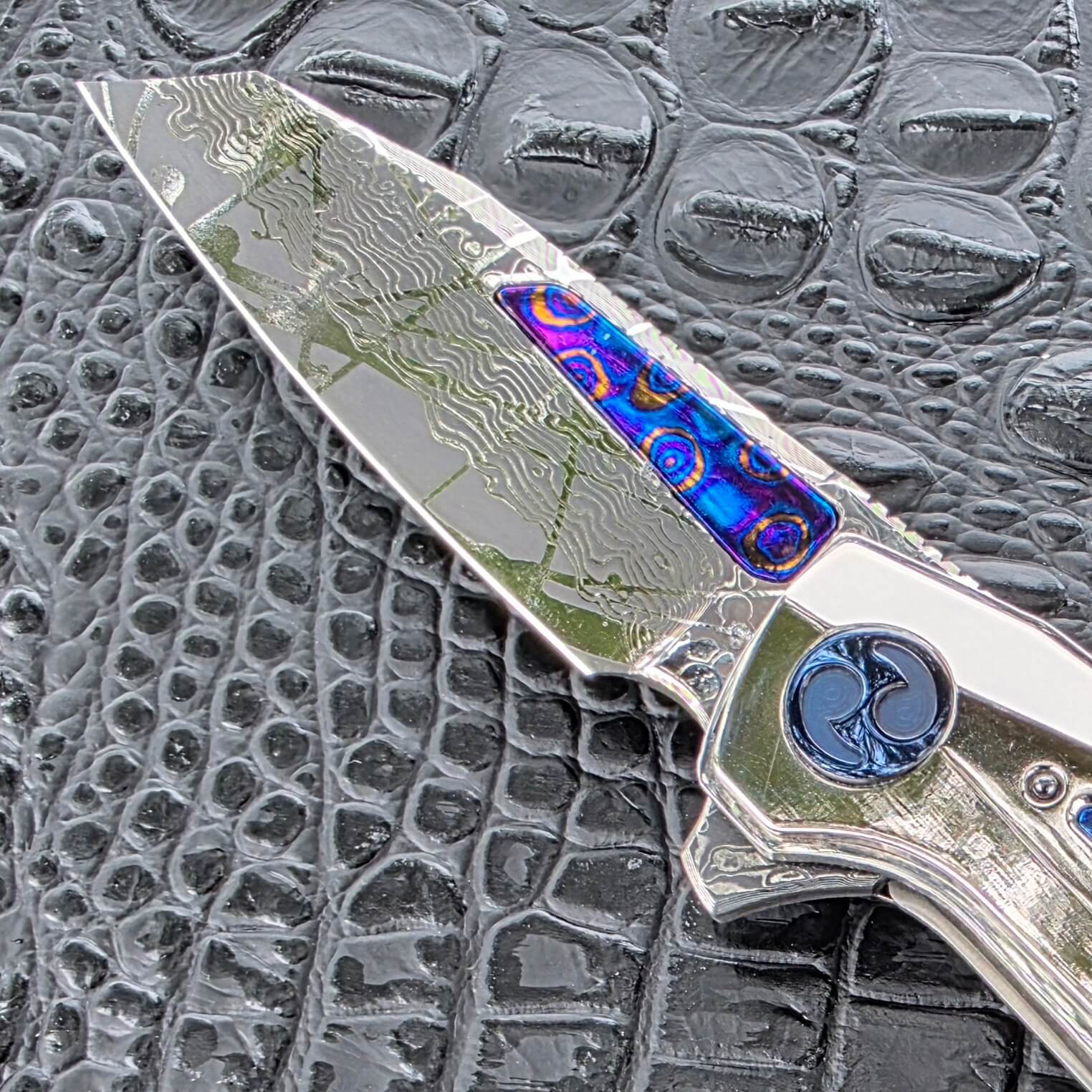 Dew Hara CHRONOS Dark Lightning blade finish detail