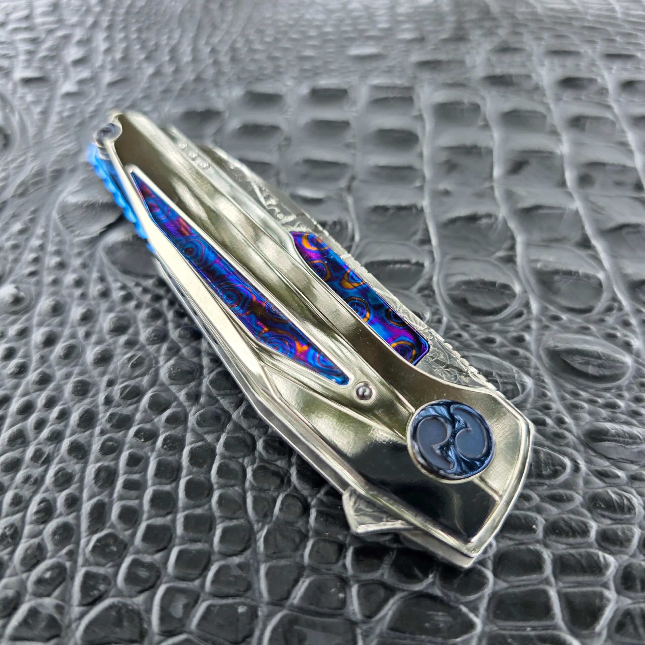 Dew Hara CHRONOS Dark Lightning closed show-side view