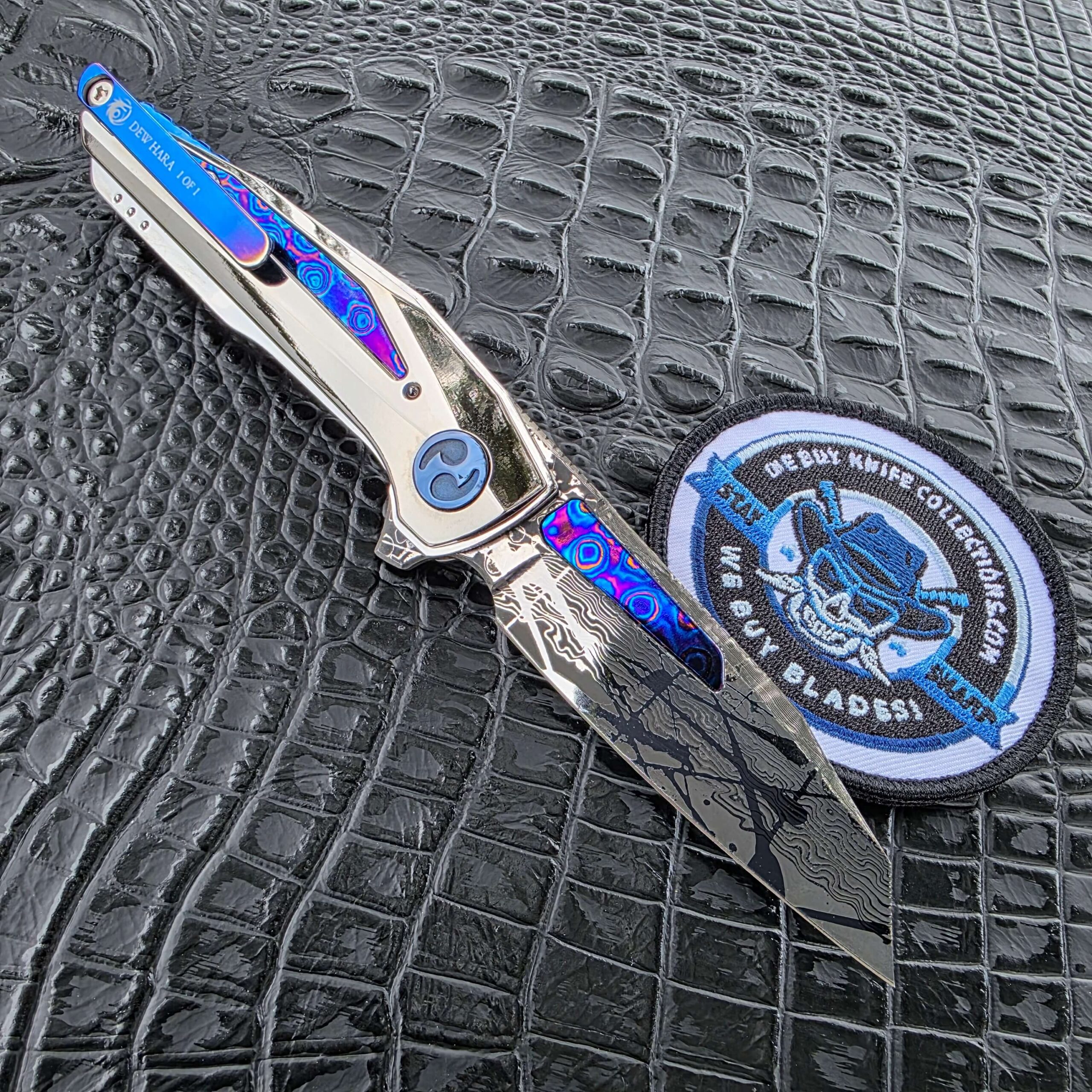 Dew Hara CHRONOS Dark Lightning open clip-side view