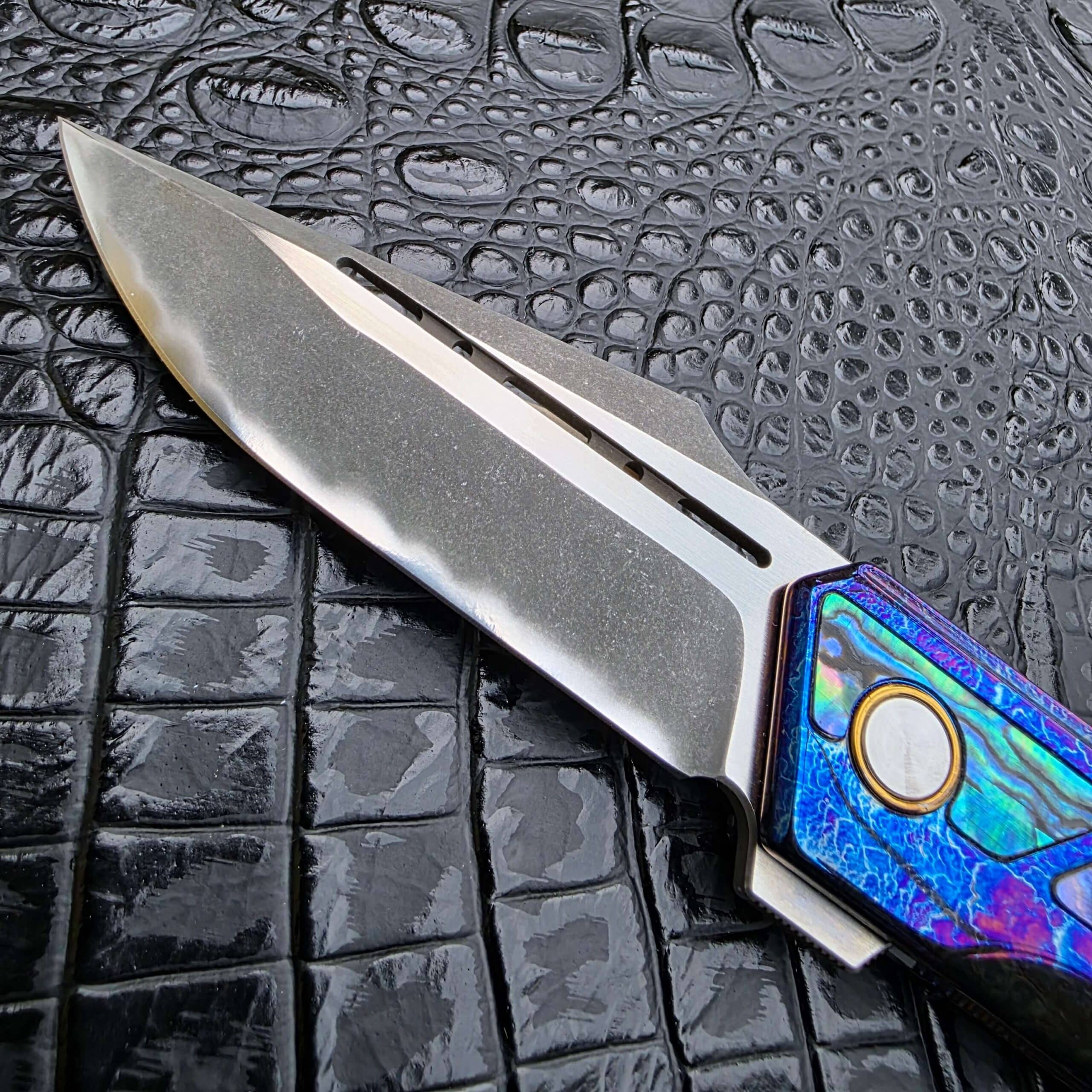 Dew Hara GAIA Serial 003 M390 acid wash hamon blade close-up
