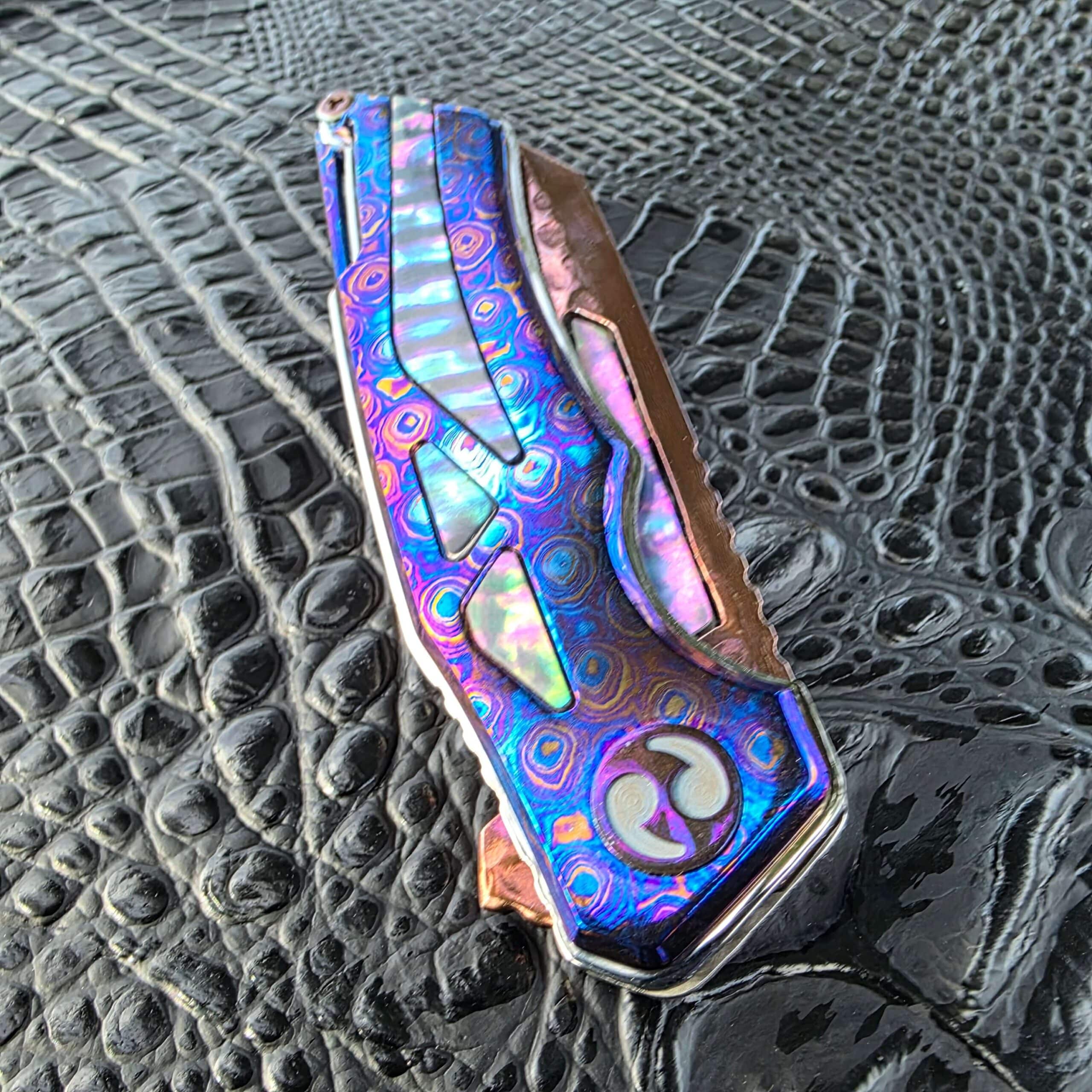 Dew Hara RAY Black Abalone custom pivot detail
