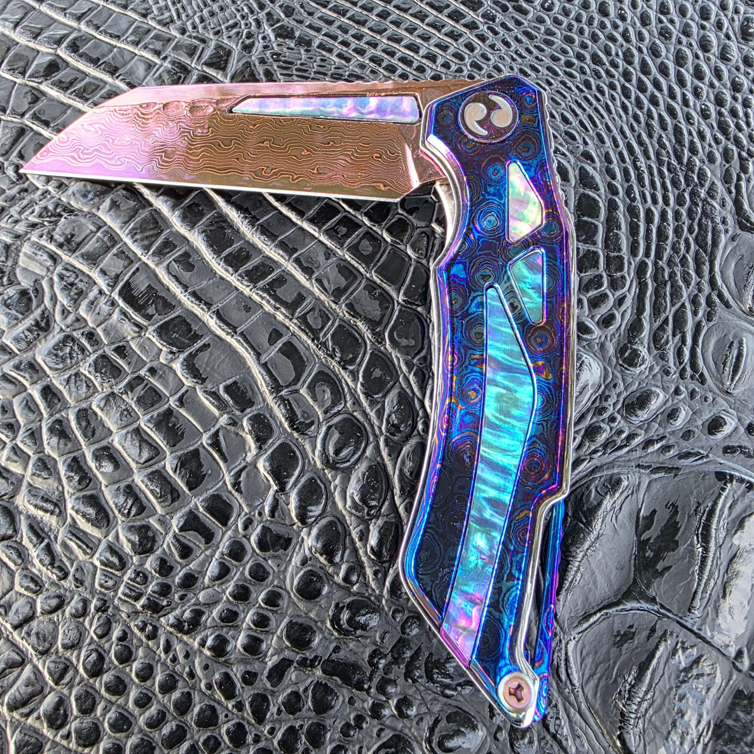 Dew Hara RAY black abalone blade inlay detail