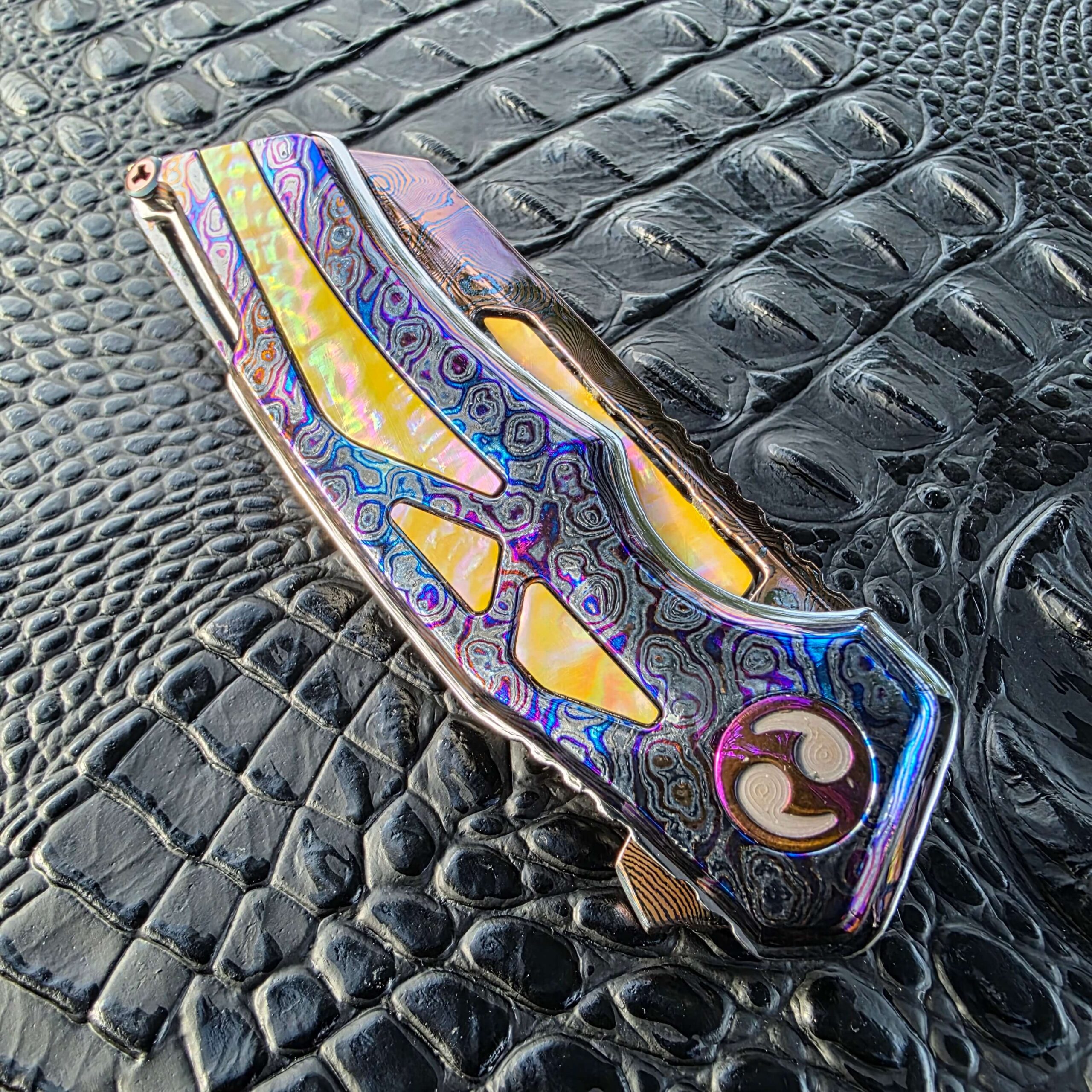Dew Hara RAY Pyramid Damascus Yellow Abalone closed show-side view