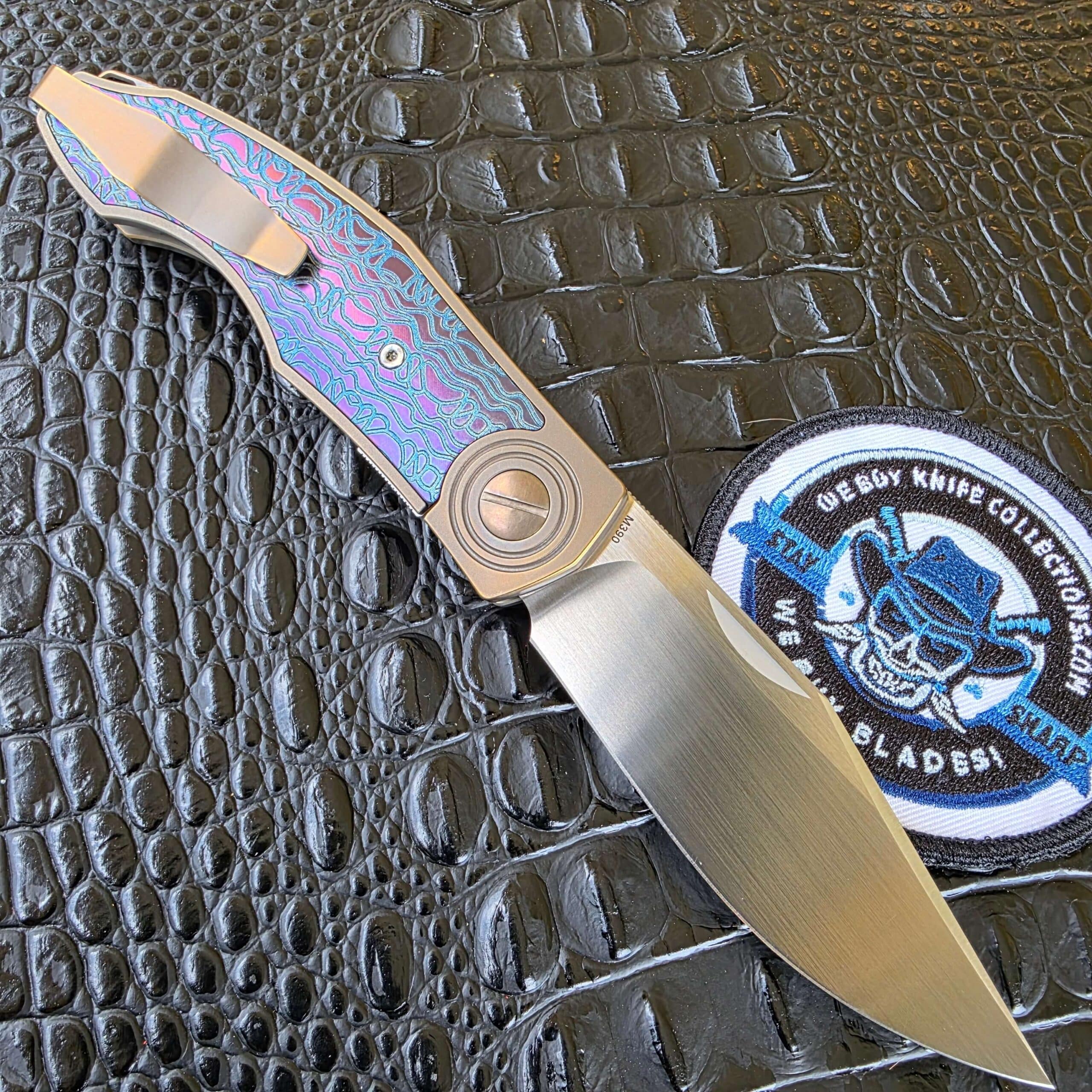 CKF Veksha One-Off closed clip-side view