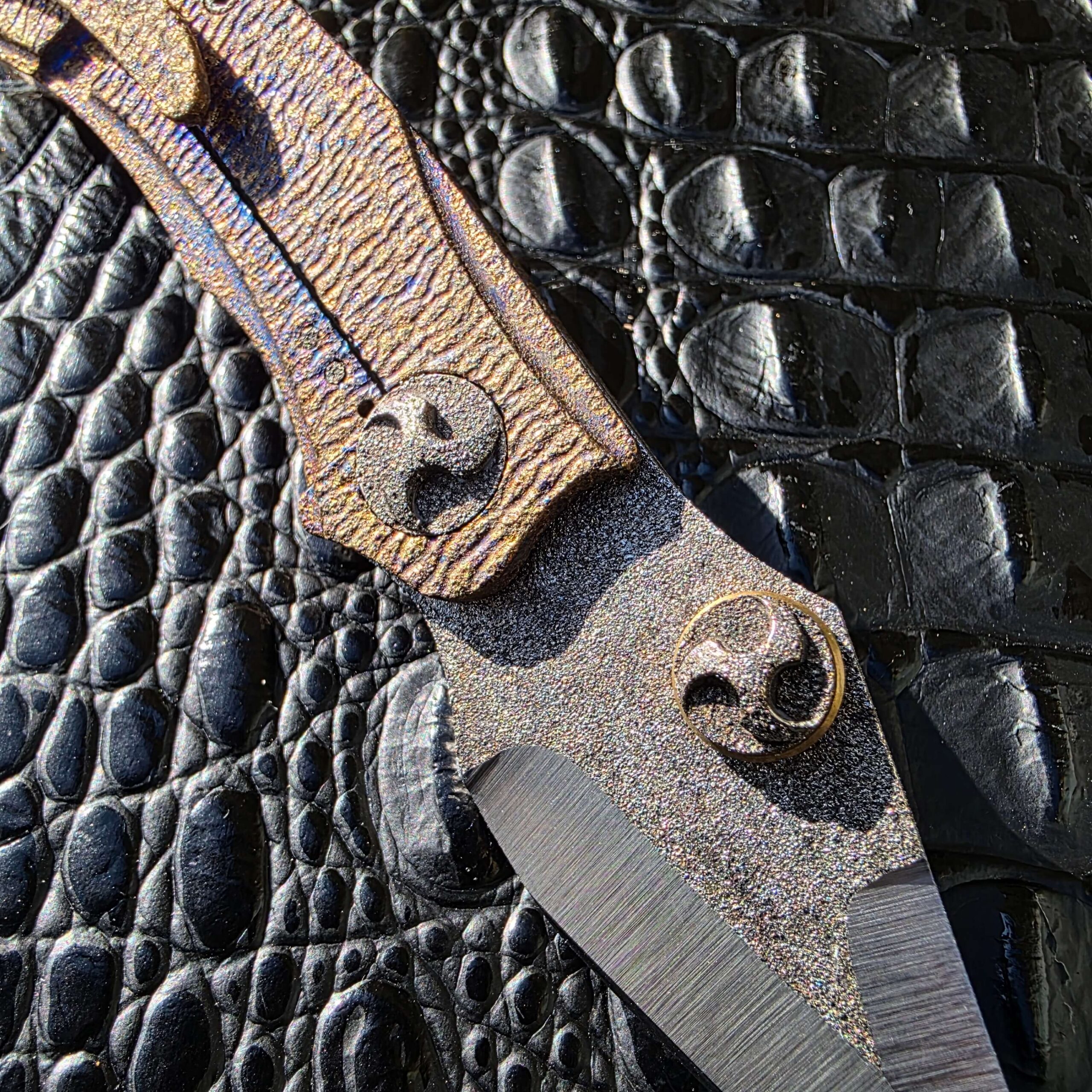Tungsten-carbide stardust treatment on Viper 2 M390 blade