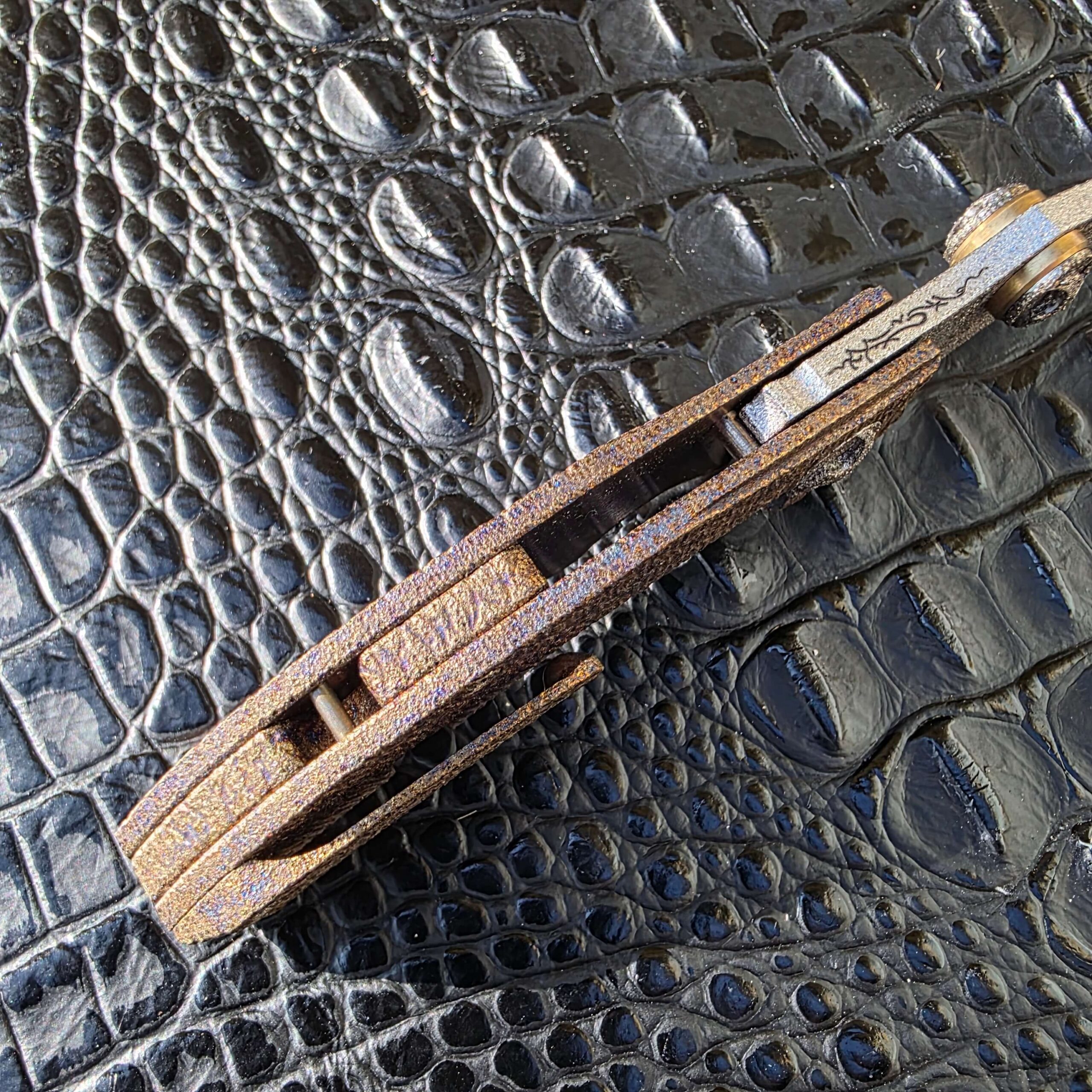 Handle spine and open construction of Glenn Waters Viper 2