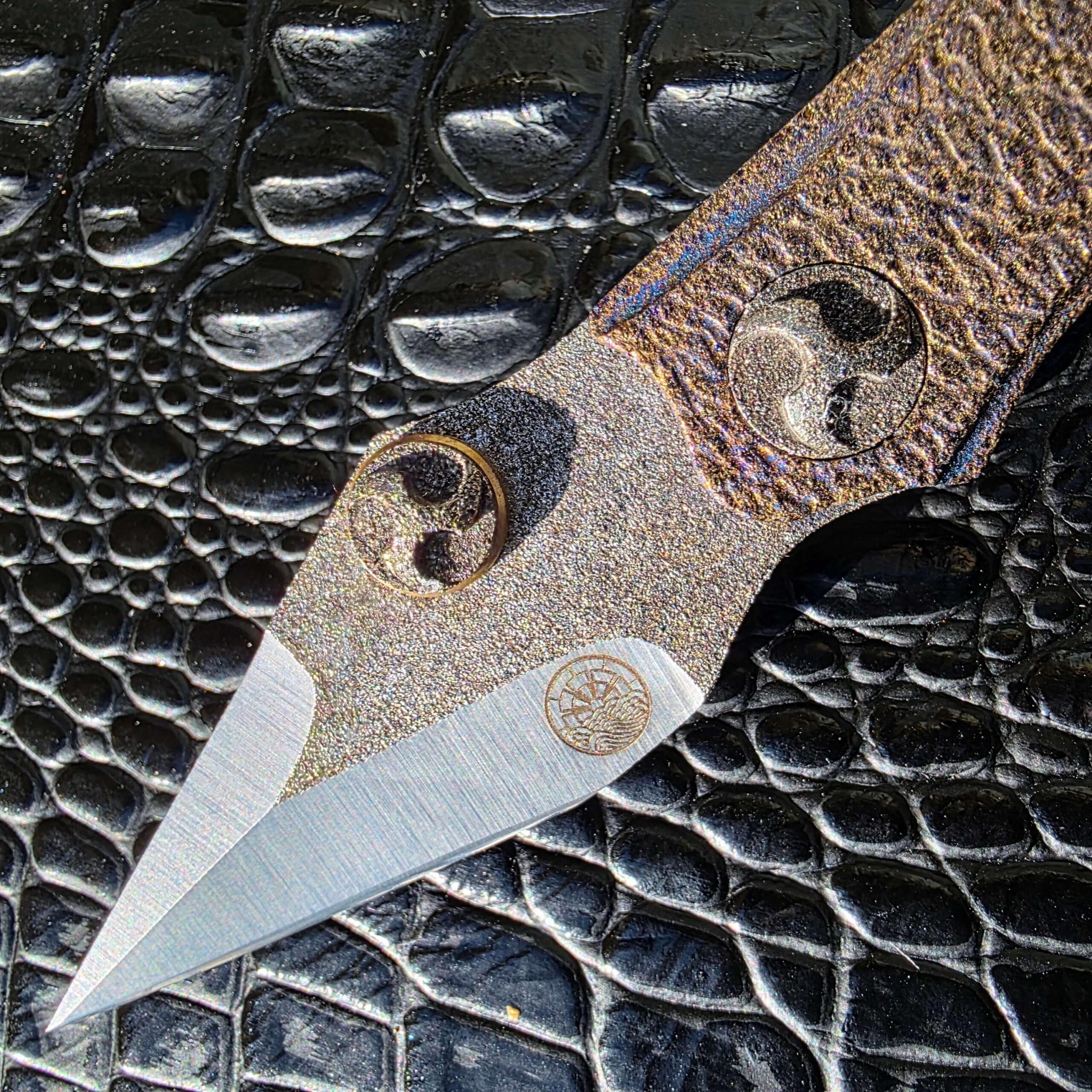 M390 spear-point blade on Glenn Waters Viper 2