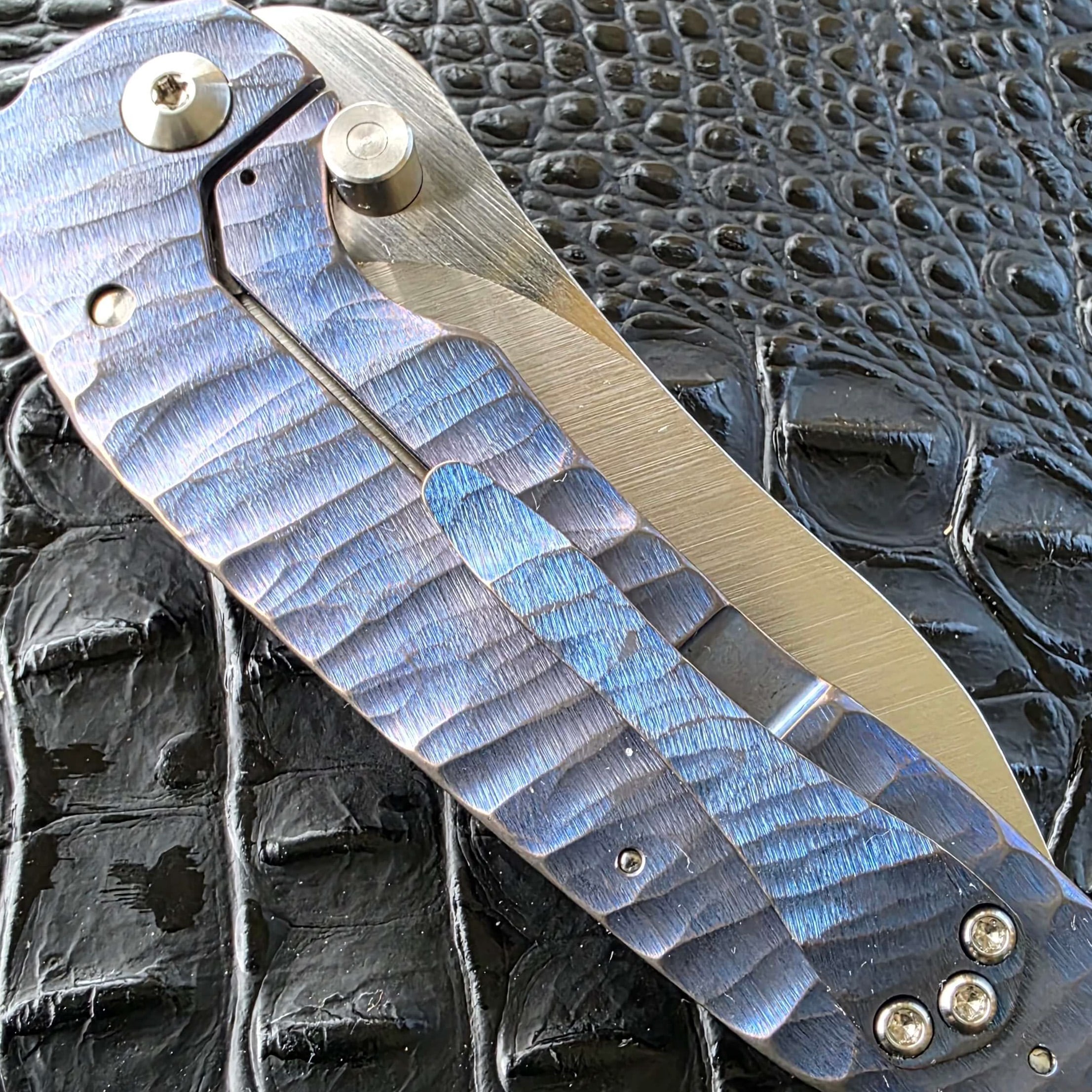John Gray Custom Thuck closed clip-side titanium frame lock view