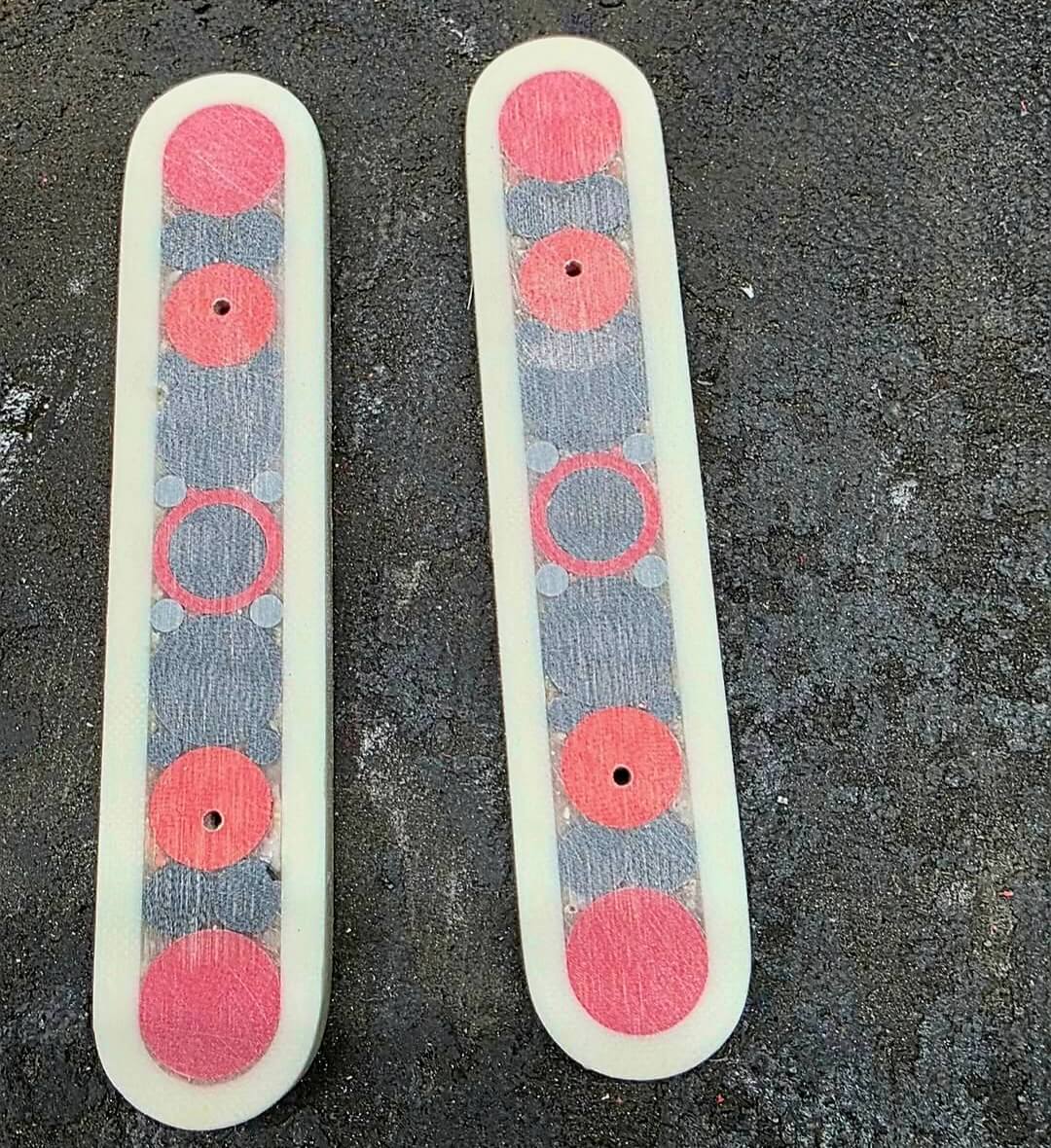 Both scales ground flush during construction of the Chuck Gedraitis Switch Army Retro Edition