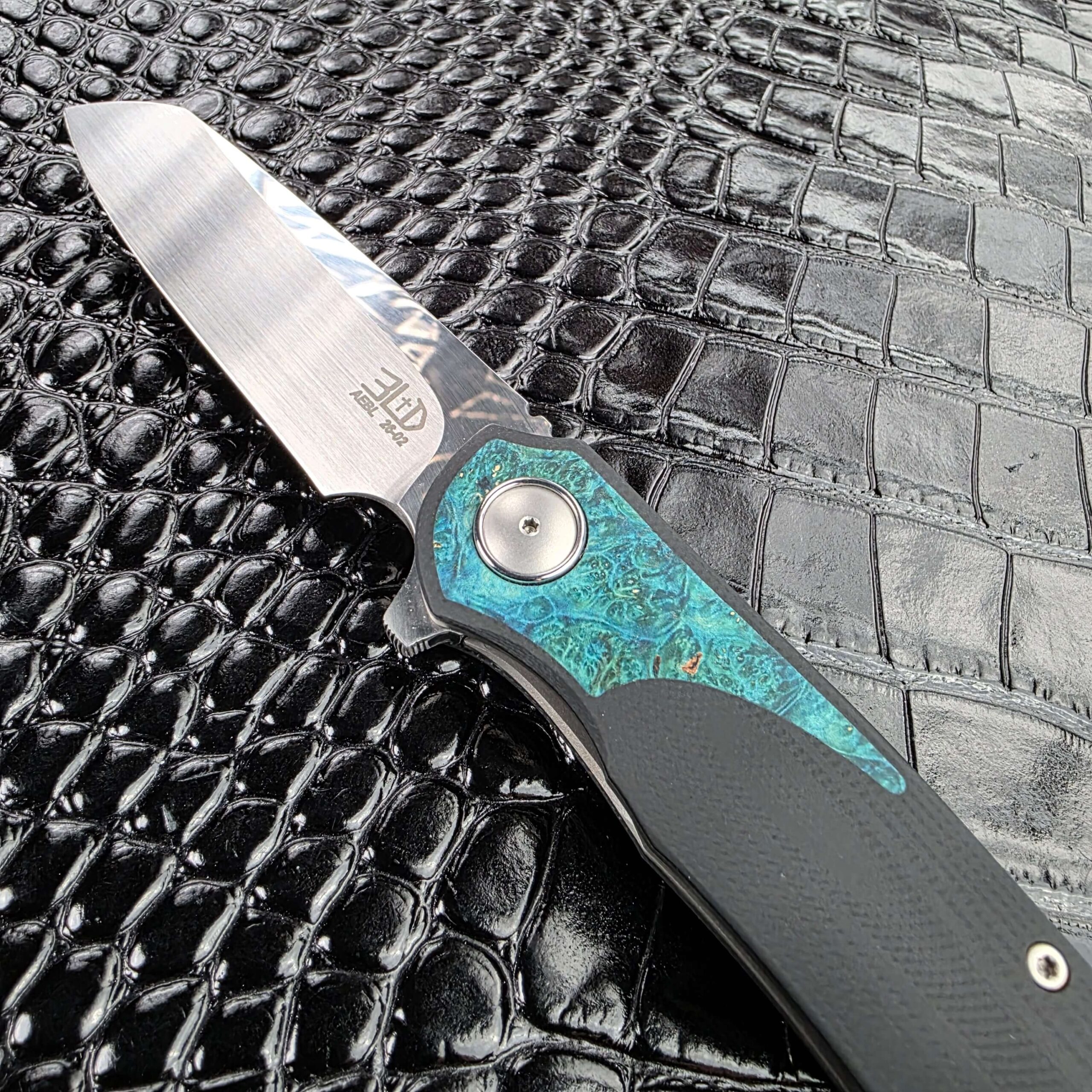 Tip and grind line of the AEB-L blade on the 3LegDog M10