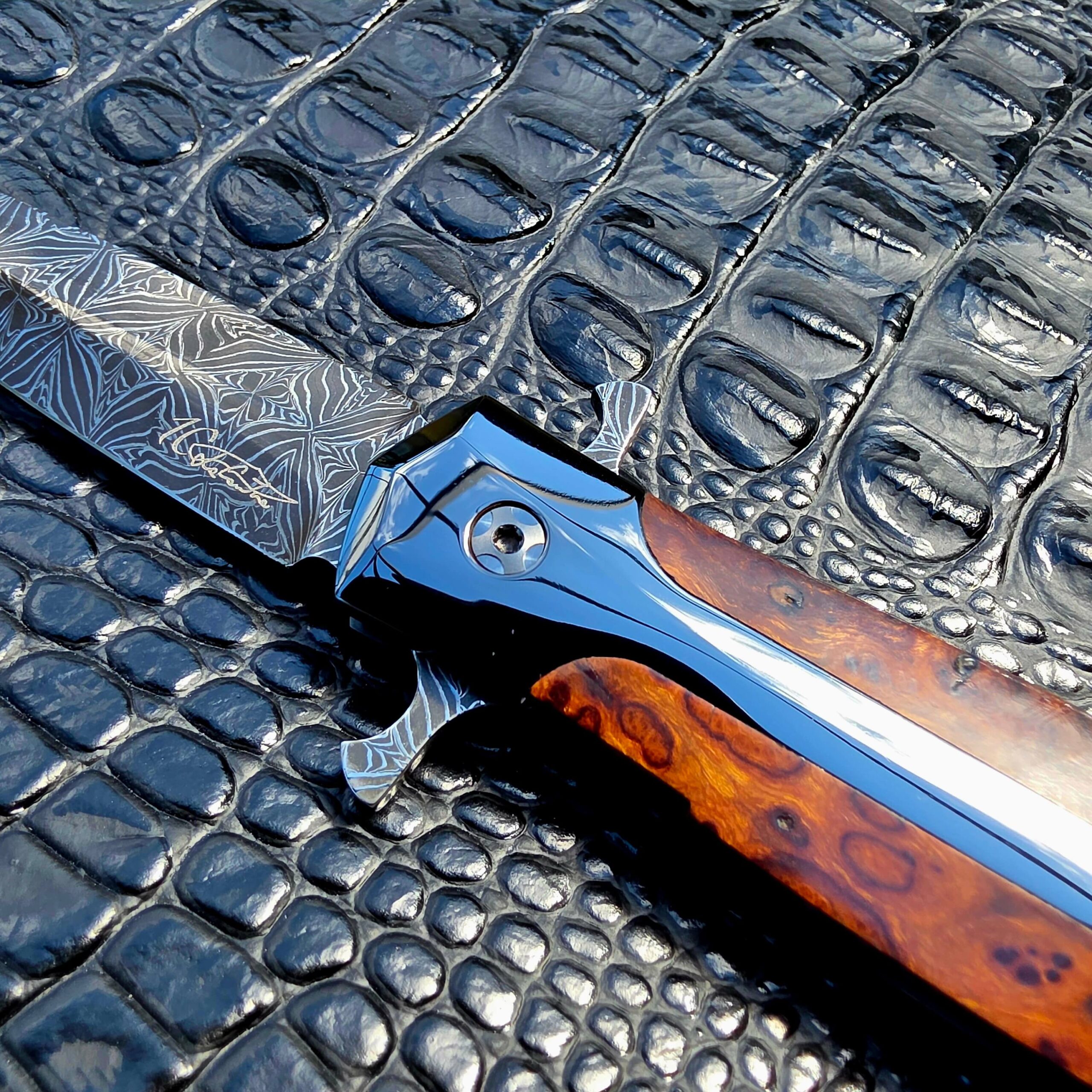 Full open view of the La Cantina Sally #453 showing blade and ironwood handle together