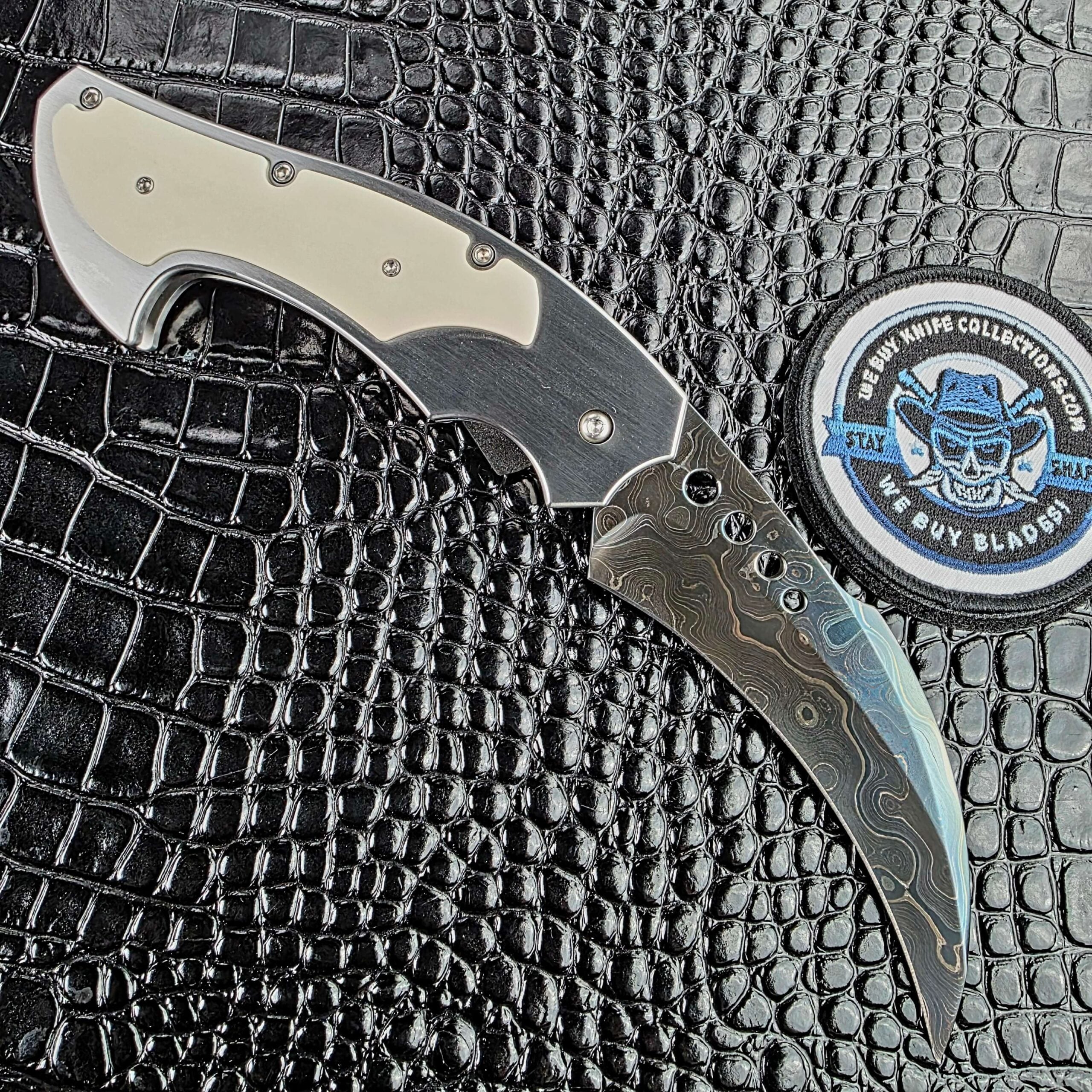 Full profile of the Reese Weiland Large Rastor open on the show side