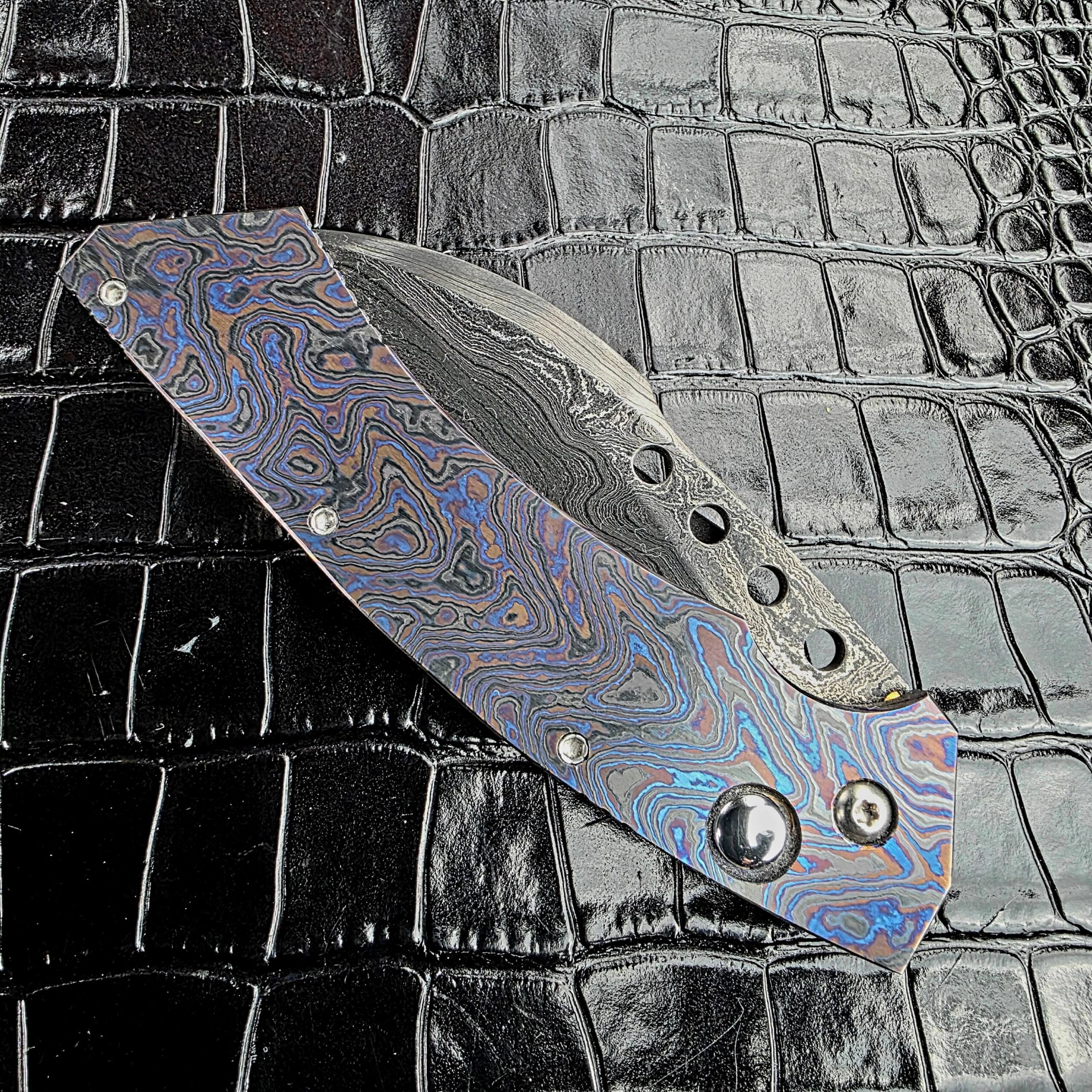 Reese Weiland Hawkbill 2nd Gen closed on the button side with the recessed button visible