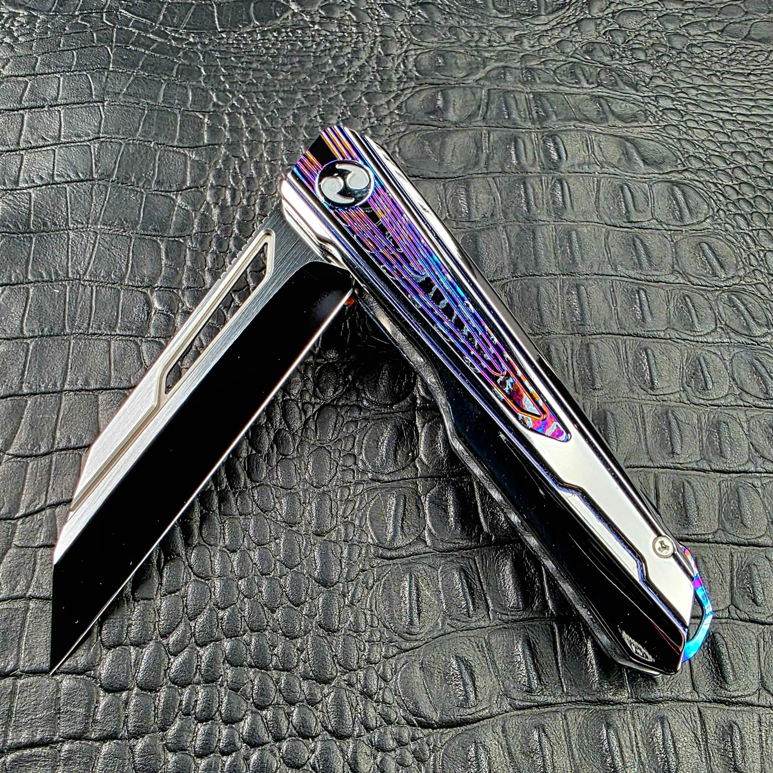 Dew Hara Kabuki with the M390 blade half open