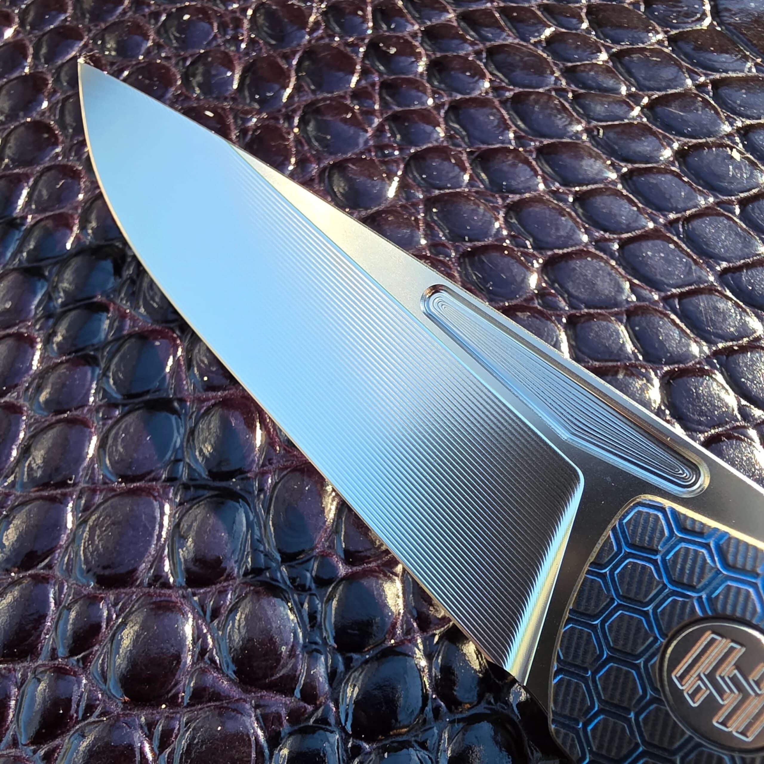Macro of the milled fuller on the Hog House Honeycomb blade showing concentric ridges cut inside the channel